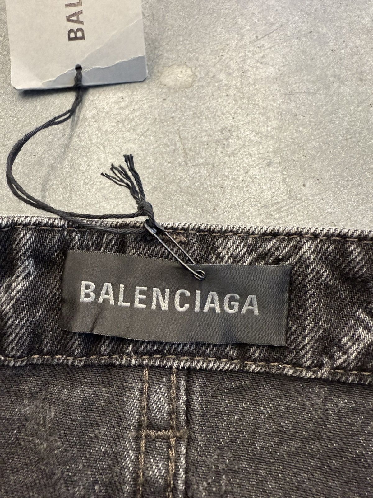 Balenciaga Balenciaga Monogram All Over Print Denim Skirt Size 34" / US 12 / IT 48 - 7 Thumbnail