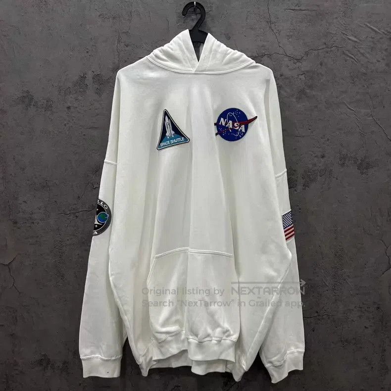Balenciaga Balenciaga Hooded Sweatshirt Size US S / EU 44-46 / 1 - 6 Thumbnail
