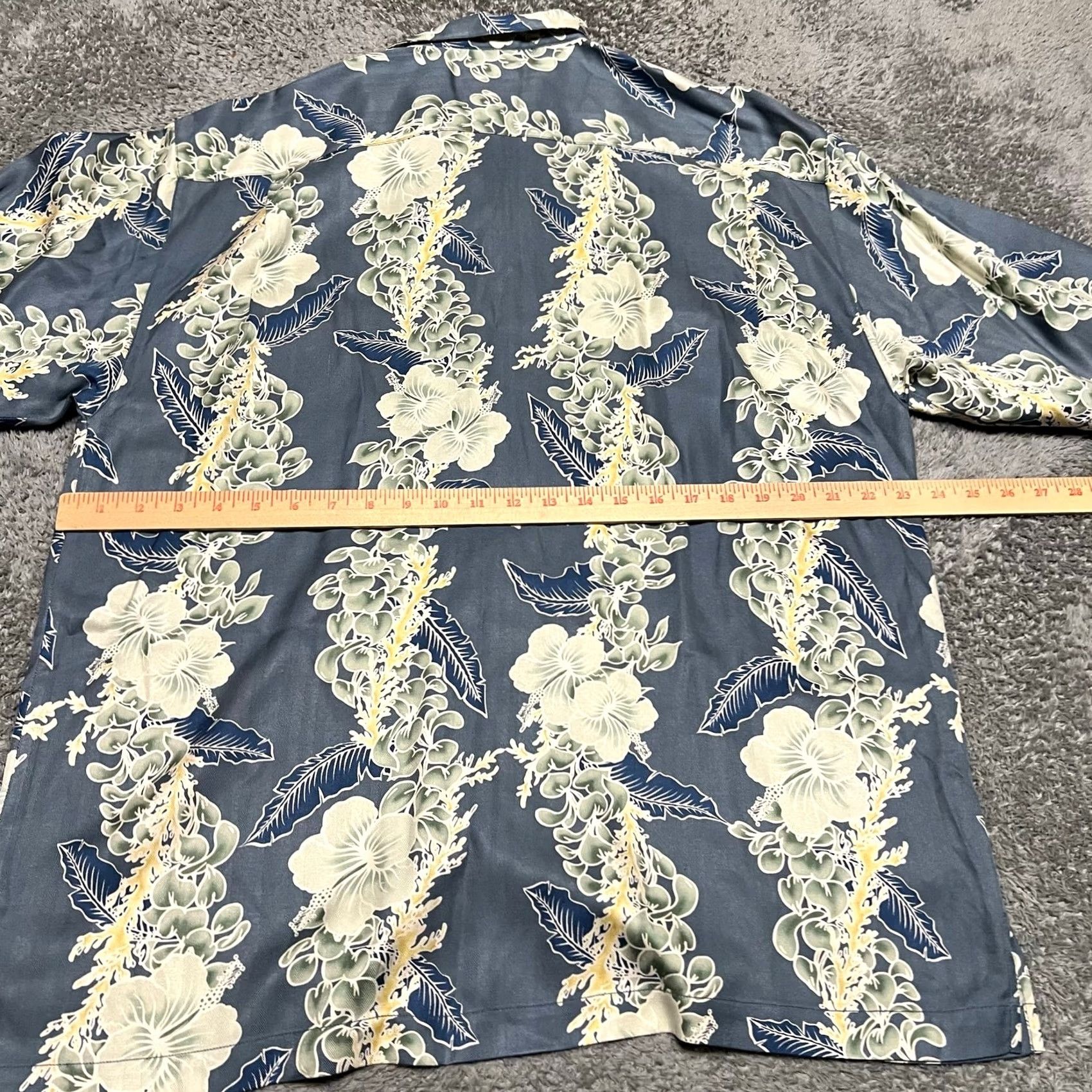 Tommy Bahama Tommy Bahama Camp Shirt Mens Large Blue Floral Hawaiian Silk Short Sleeve Size US L / EU 52-54 / 3 - 5 Thumbnail