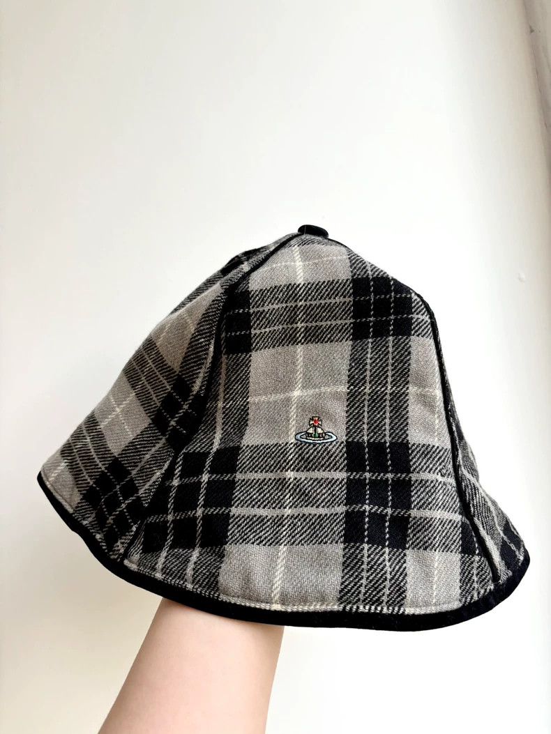 Vivienne Westwood Vivienne Westwood A black and gray checkered fisherman's h Size ONE SIZE - 1 Thumbnail