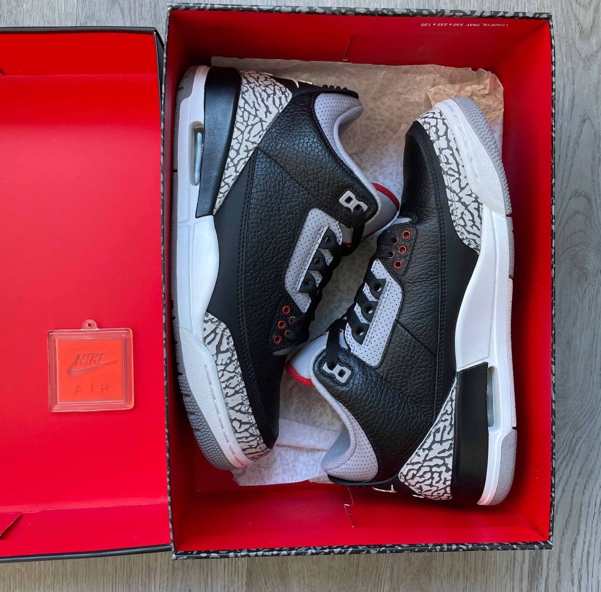 Jordan Brand Size 8.5 - Nike Air Jordan 3 Retro OG Black Cement 2018 VNDS Size US 8.5 / EU 41-42 - 10 Thumbnail