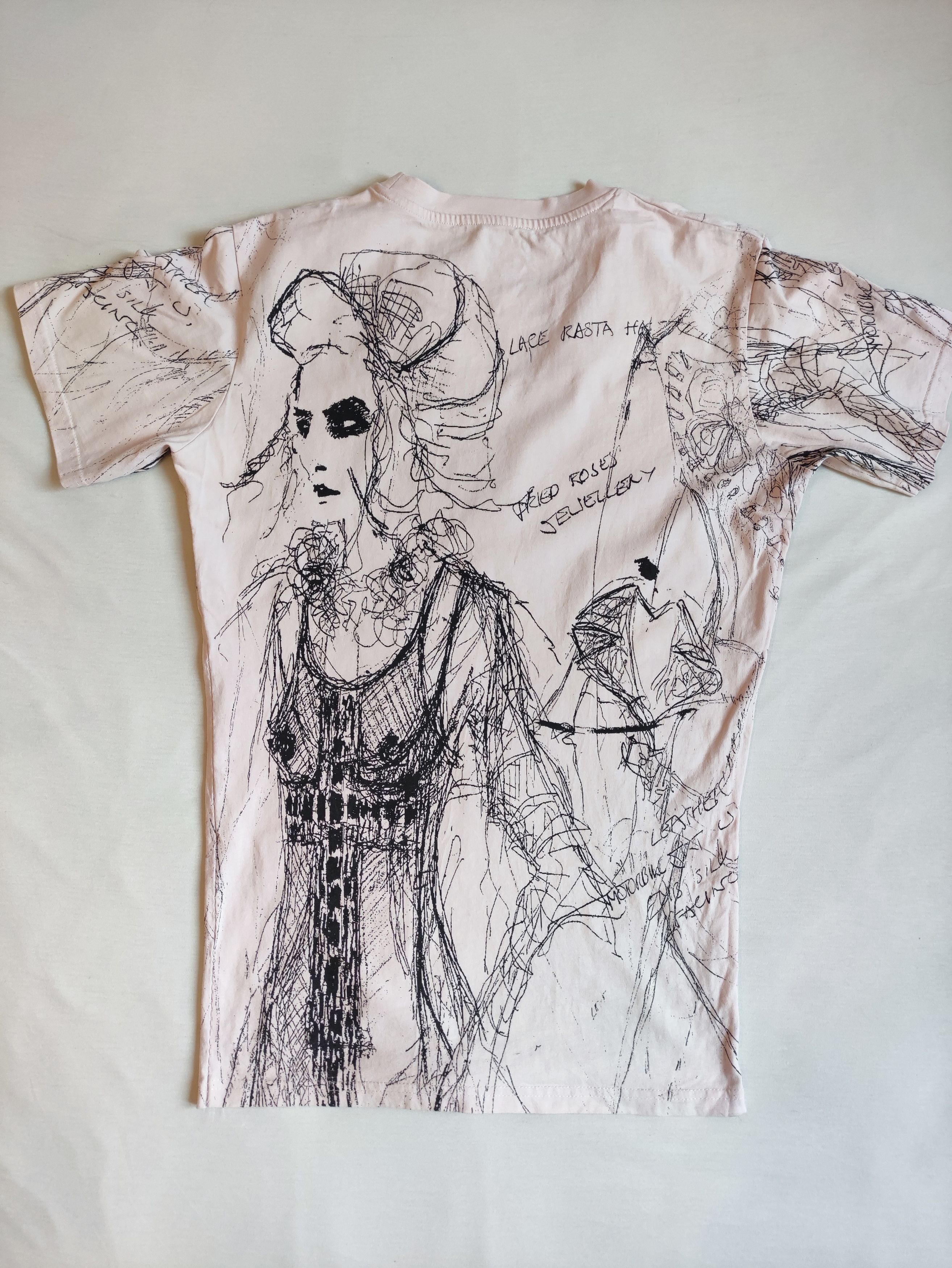 John Richmond Fitted Pink Designer Graphic punk t-shirt Size US L / EU 52-54 / 3 - 4 Thumbnail