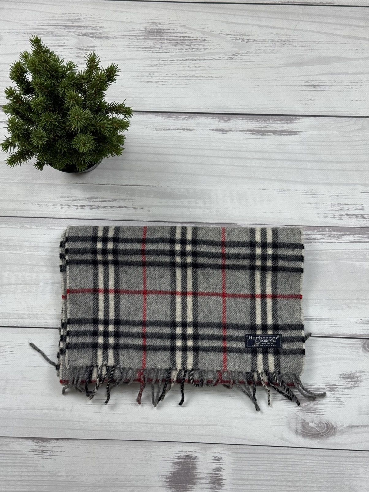 Vintage Burberrys Grey 100% Lambs Wool