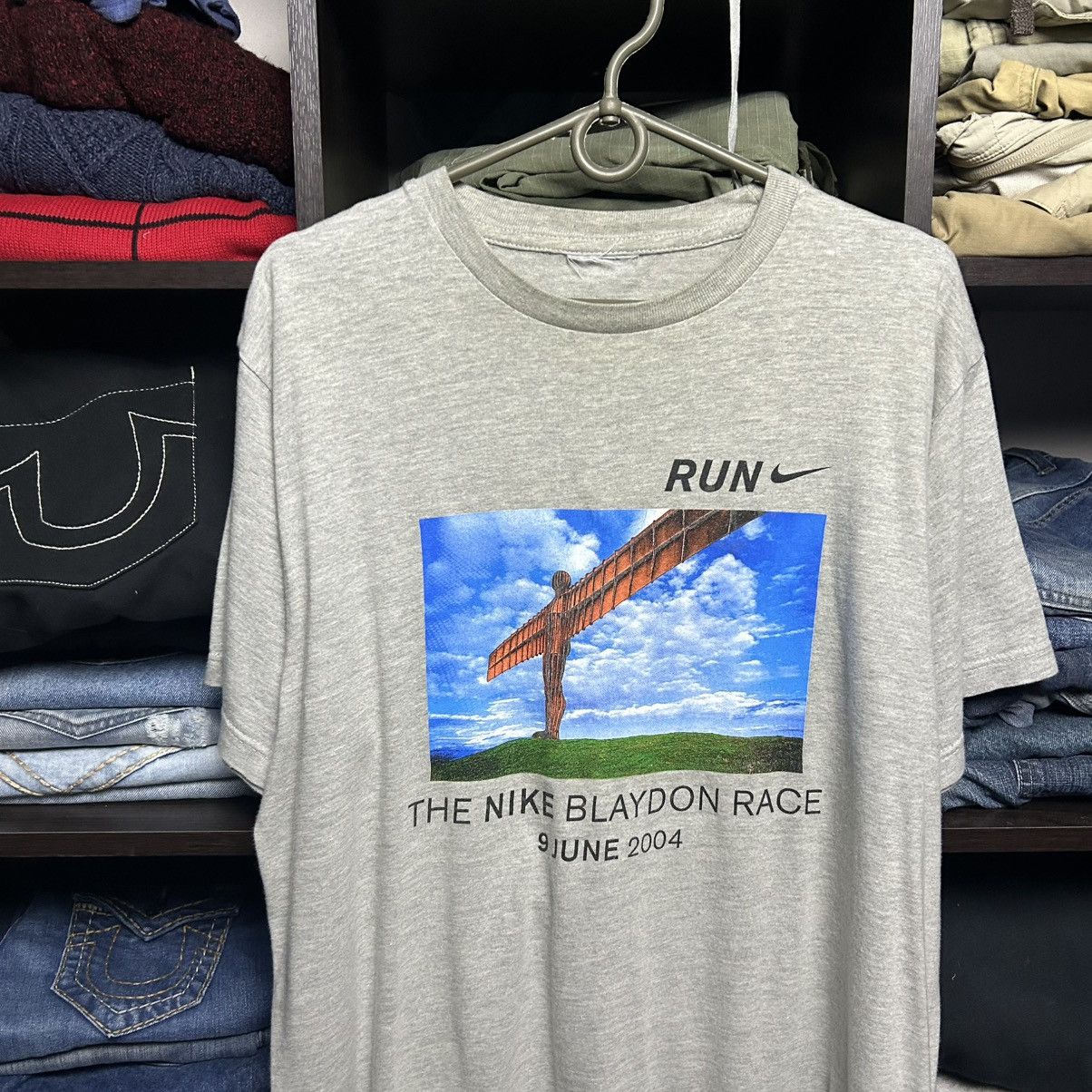 Nike Vintage Nike Run Festival 2004 Big Logo streetwear tee Size US L / EU 52-54 / 3 - 2 Thumbnail