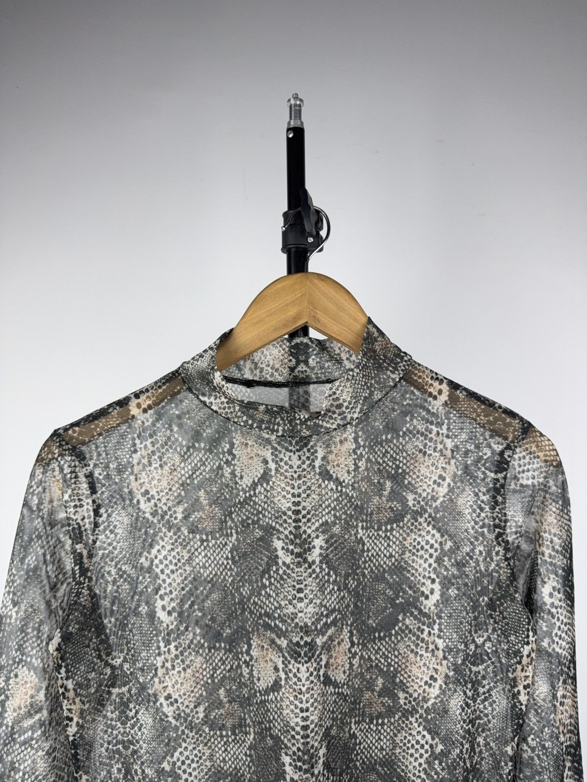 Japanese Brand Avant Garde 00s Retro Sheer Mesh Snake Print Top JPG Style Size S / US 4 / IT 40 - 2 Thumbnail