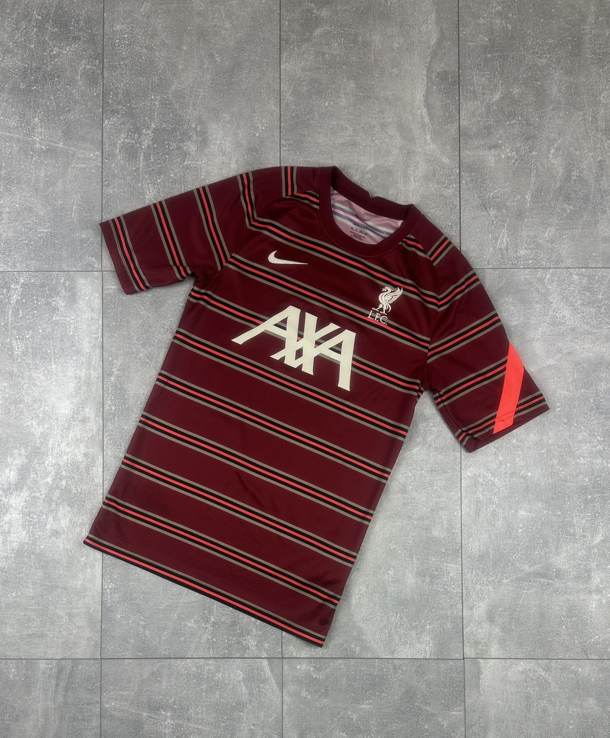 Nike Nike Liverpool 2021/22 Pre-Match Training Soccer Jersey Size US XS / EU 42 / 0 - 1 Thumbnail