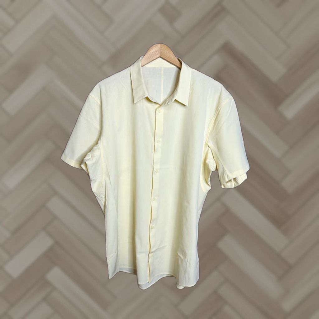 Lululemon Lululemon Airing Easy Shirt Mens Pale Yellow SS Button Up XL EUC Size US XL / EU 56 / 4 - 1 Thumbnail
