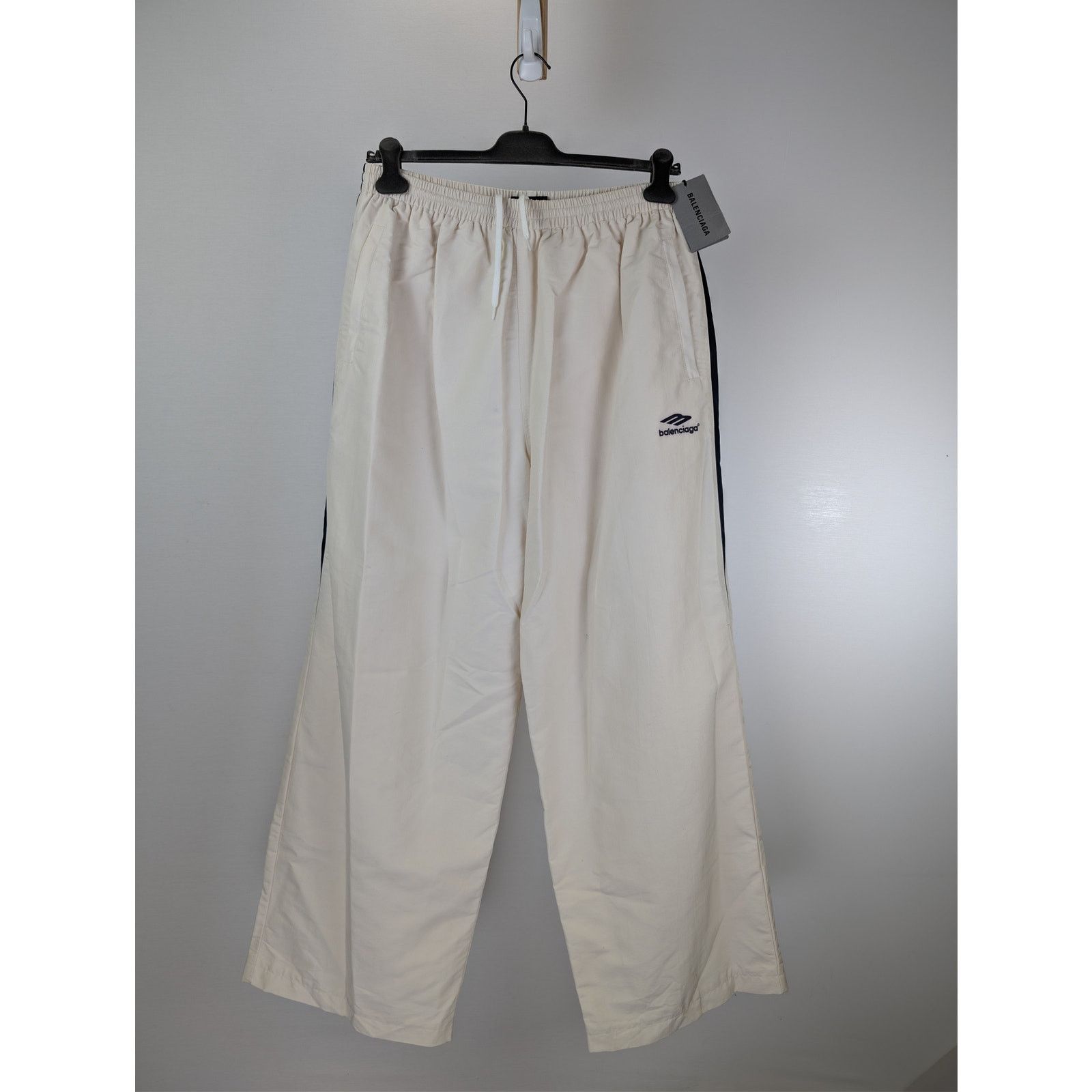 Balenciaga o1rshd1 Medium Fit Tracksuit Pants in Beige/Black Size US 36 / EU 52 - 1 Thumbnail