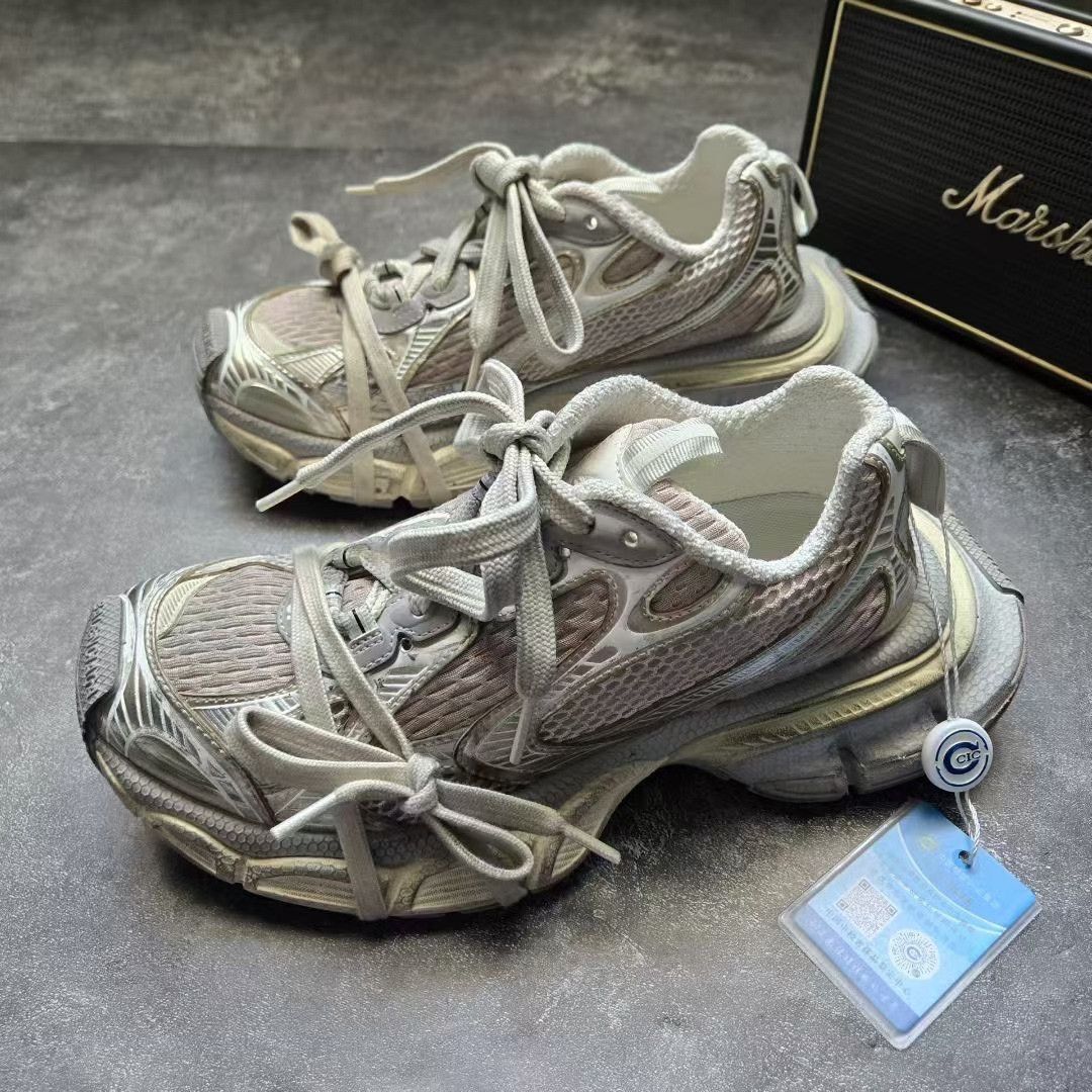 Balenciaga Balenciaga Beige Lowtop Sneakers XXXL Women Size US 8 / IT 38 - 1 Thumbnail