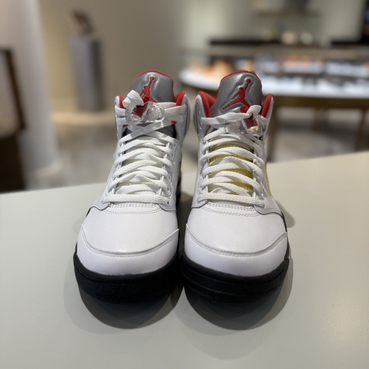 Jordan Brand Air Jordan 5 Retro Fire Red Silver Tongue (2020) Size US 7.5 / EU 40-41 - 4 Thumbnail