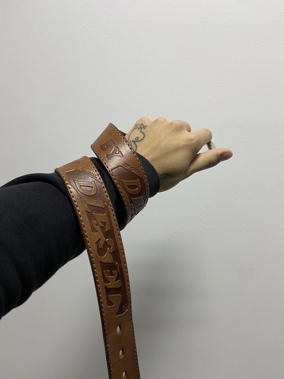 Diesel × Vintage Diesel Belt Vintage big letters logo Italy cow leather Size ONE SIZE - 2 Thumbnail