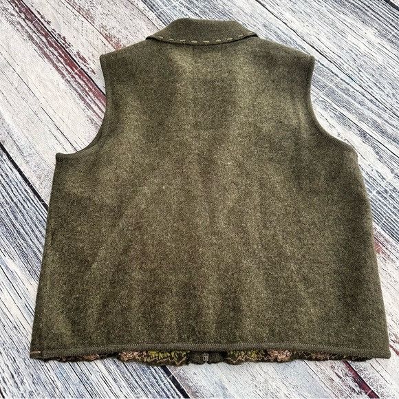 Woolrich Woolen Mills Vintage Woolrich 100% Wool Olive Pine Cone Embroidered Women Size M / US 6-8 / IT 42-44 - 3 Thumbnail