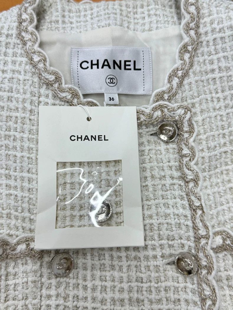 Chanel chanel 25C white rolled-edged four-pocket double-breasted Size XS / US 0-2 / IT 36-38 - 4 Thumbnail