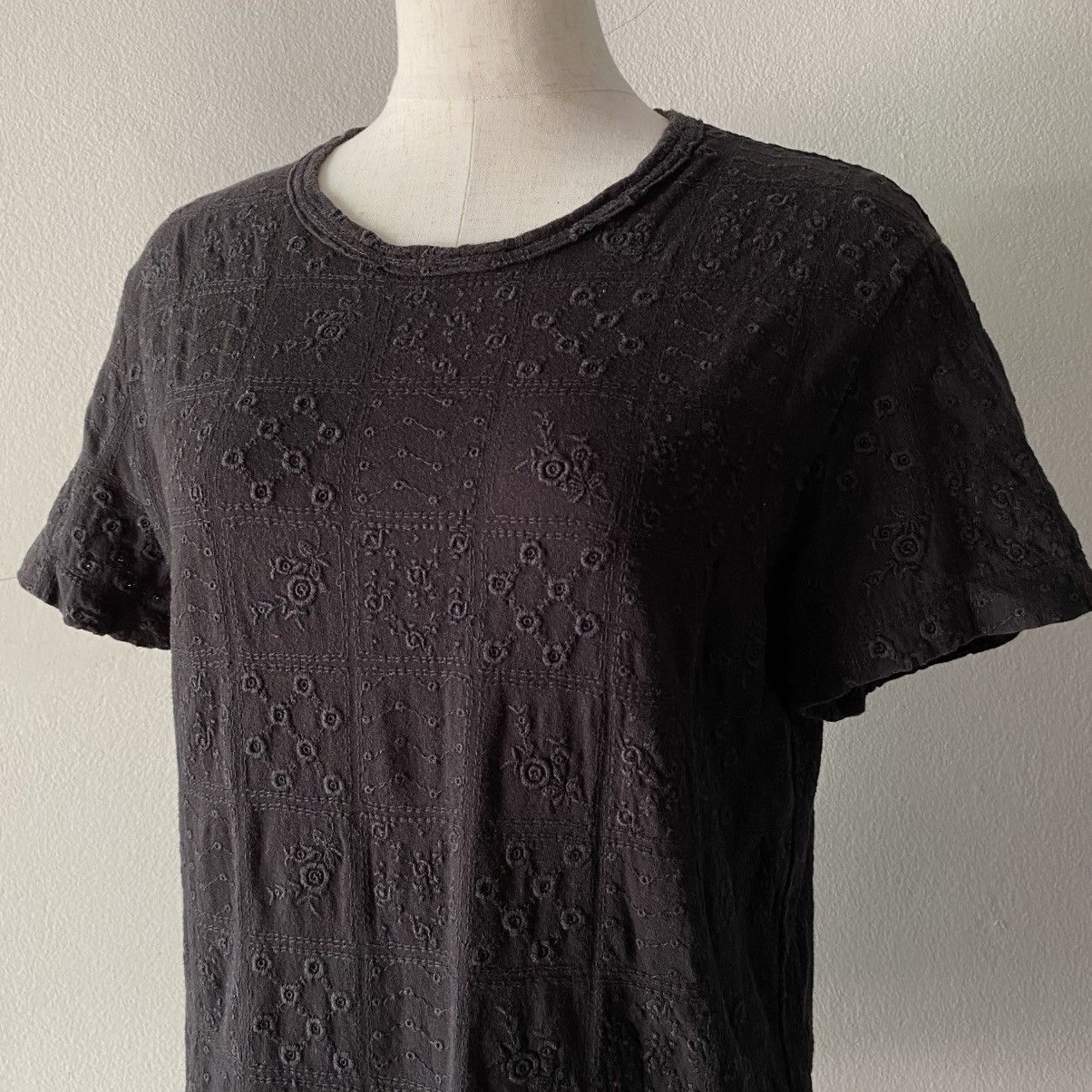 Comme des Garcons COMME des GARCONS Black Embroidered Cutout Short-Sleeve Top Size M / US 6-8 / IT 42-44 - 19 Thumbnail