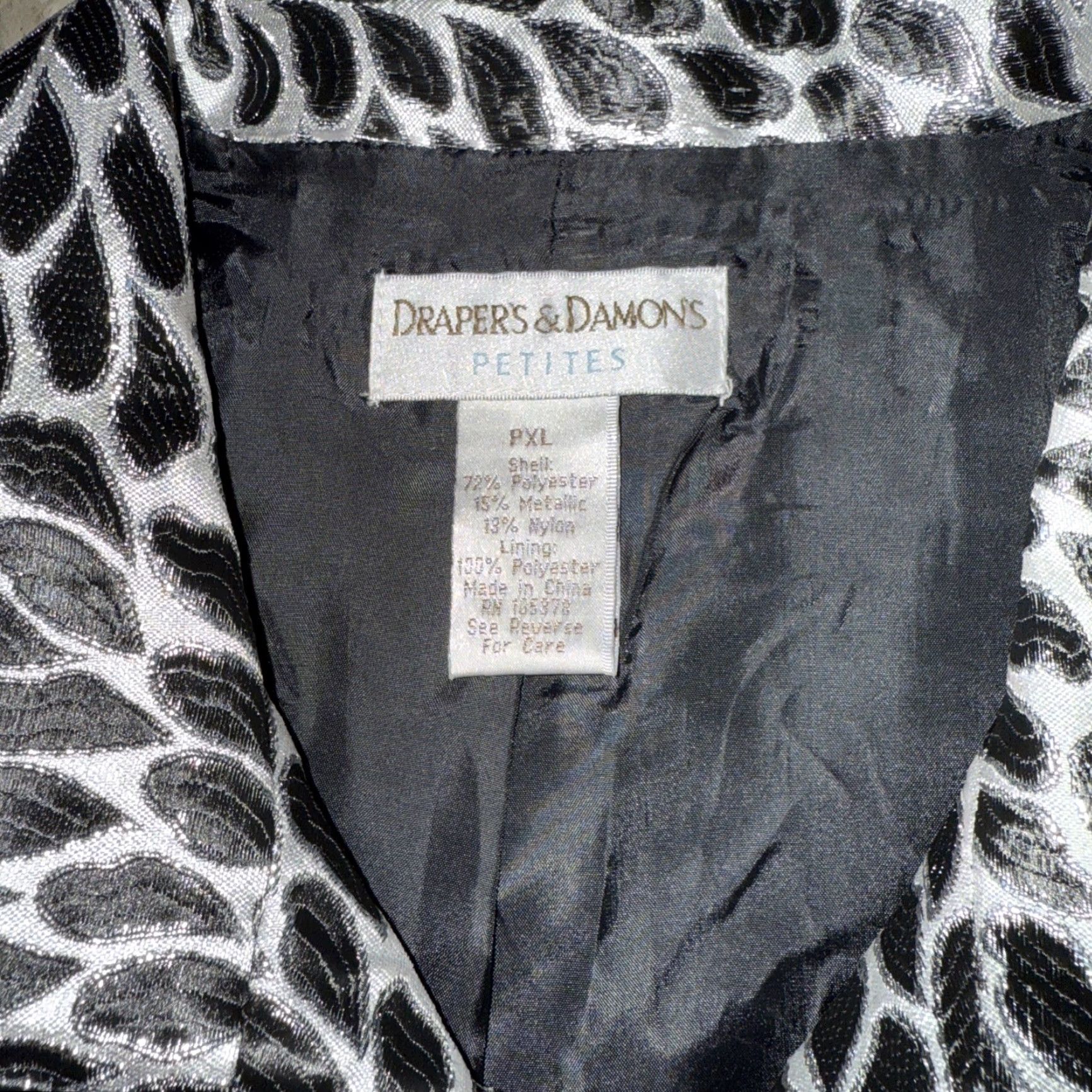 Vintage Draper's & Damon's Jacket Women PXL Petites Black & White Geometric Zip Front Lined Pockets Metallic Accents Short Sleeve Classic Fit Size XL / US 12-14 / IT 48-50 - 3 Thumbnail