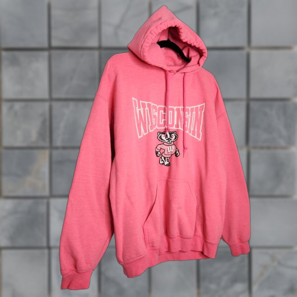Gildan VINTAGE Wisconsin Bucky Badger UW Madison y2k Gildan Large Pink Hoodie Womens L Pullover Size L / US 10 / IT 46 - 1 Thumbnail