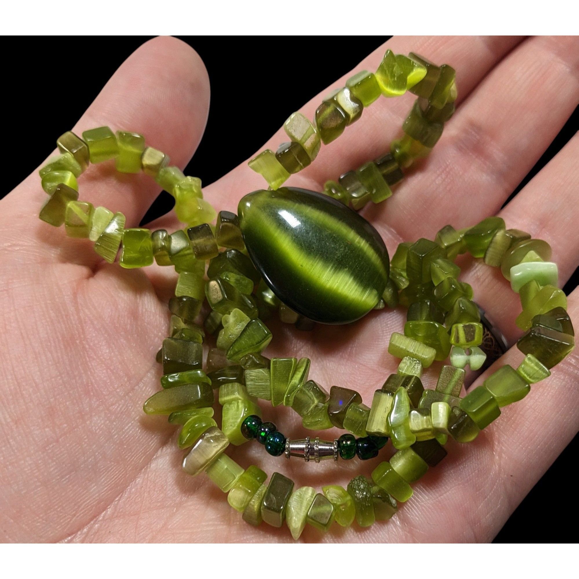Other Whimsical Fairycore Green Cat Eye Glass Beaded Teardrop Neck Size ONE SIZE - 5 Thumbnail