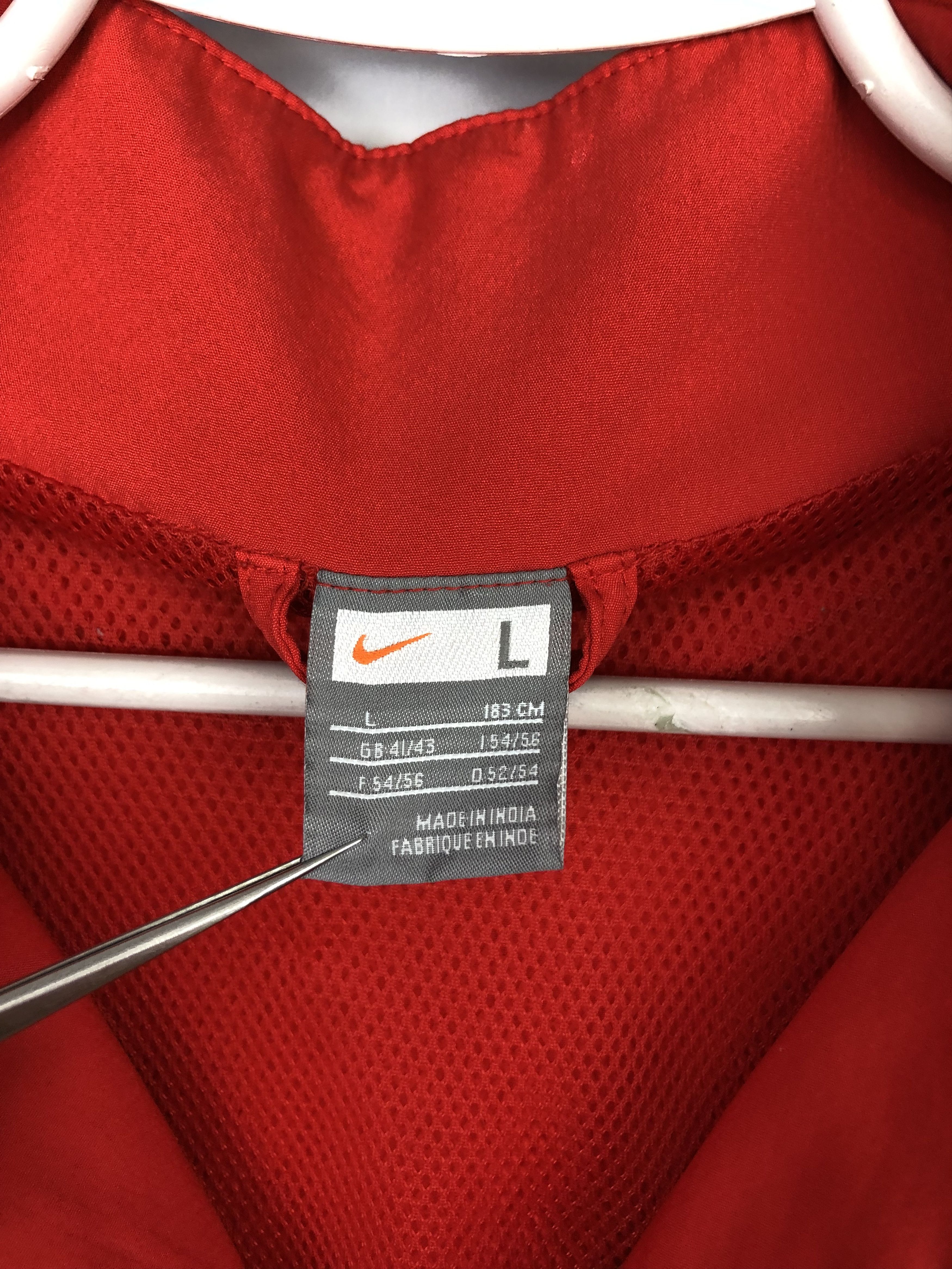 Nike Vintage Nike Manchester United Football Jacket Soccer Track Size US L / EU 52-54 / 3 - 7 Thumbnail