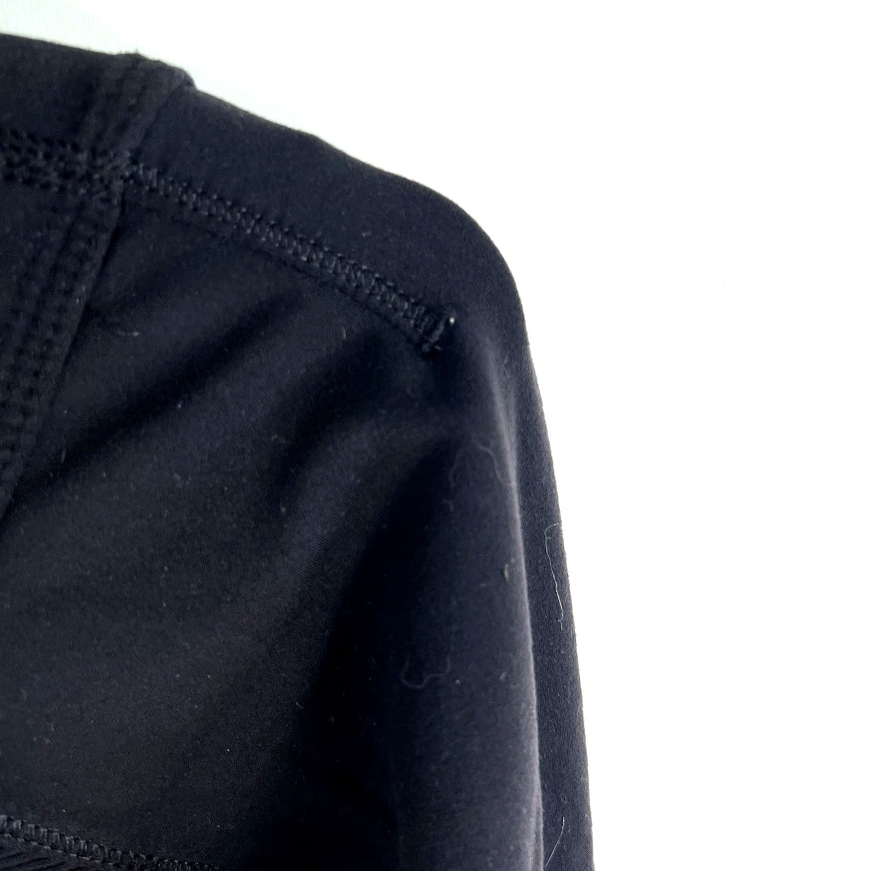 Lululemon LULULEMON Winter Sprinter Hooded Zip Sweatshirt Womens Size S Black Size S / US 4 / IT 40 - 2 Thumbnail