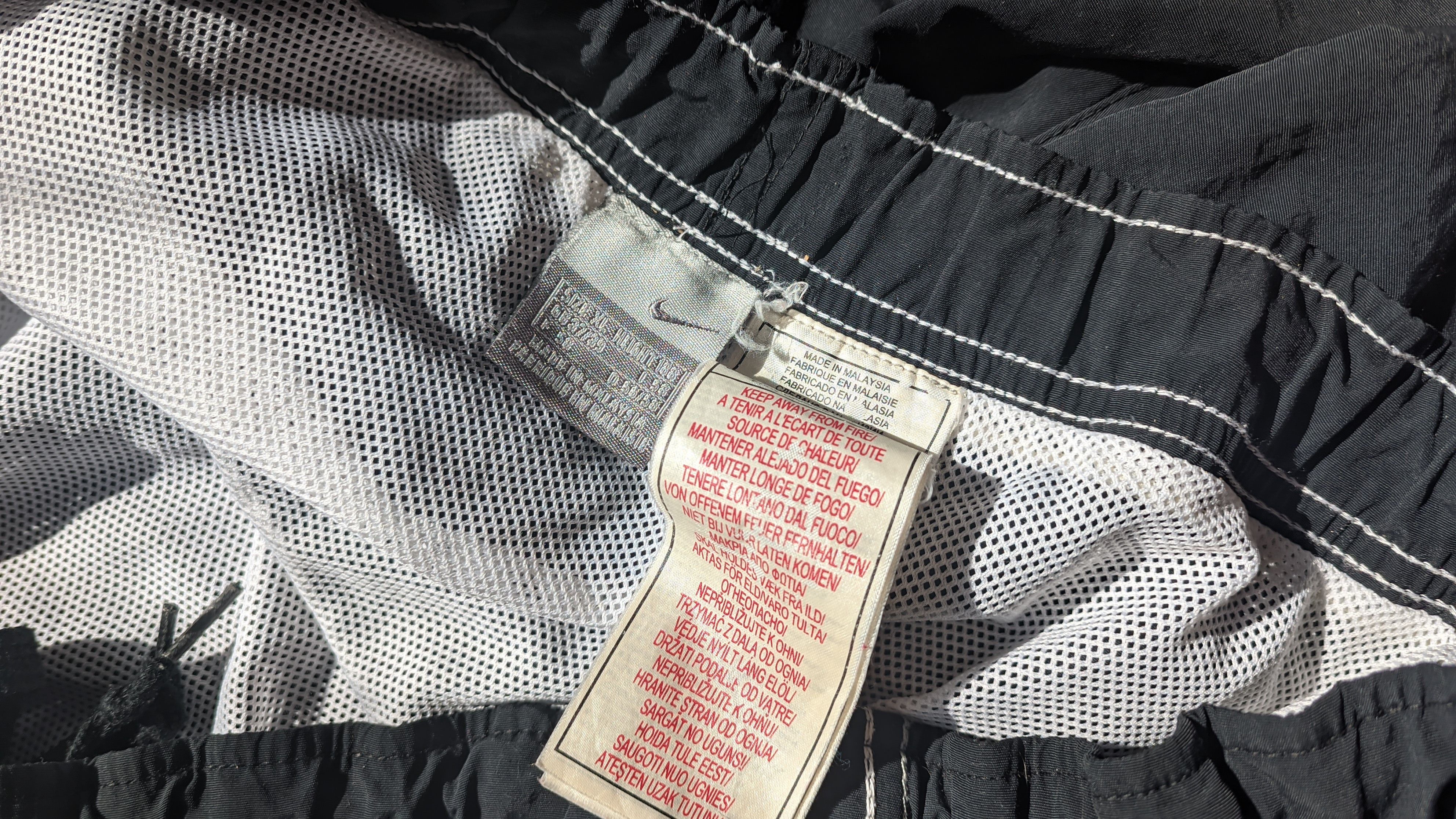 Nike × Vintage Nike vintage nylon shorts Size US 34 / EU 50 - 4 Thumbnail