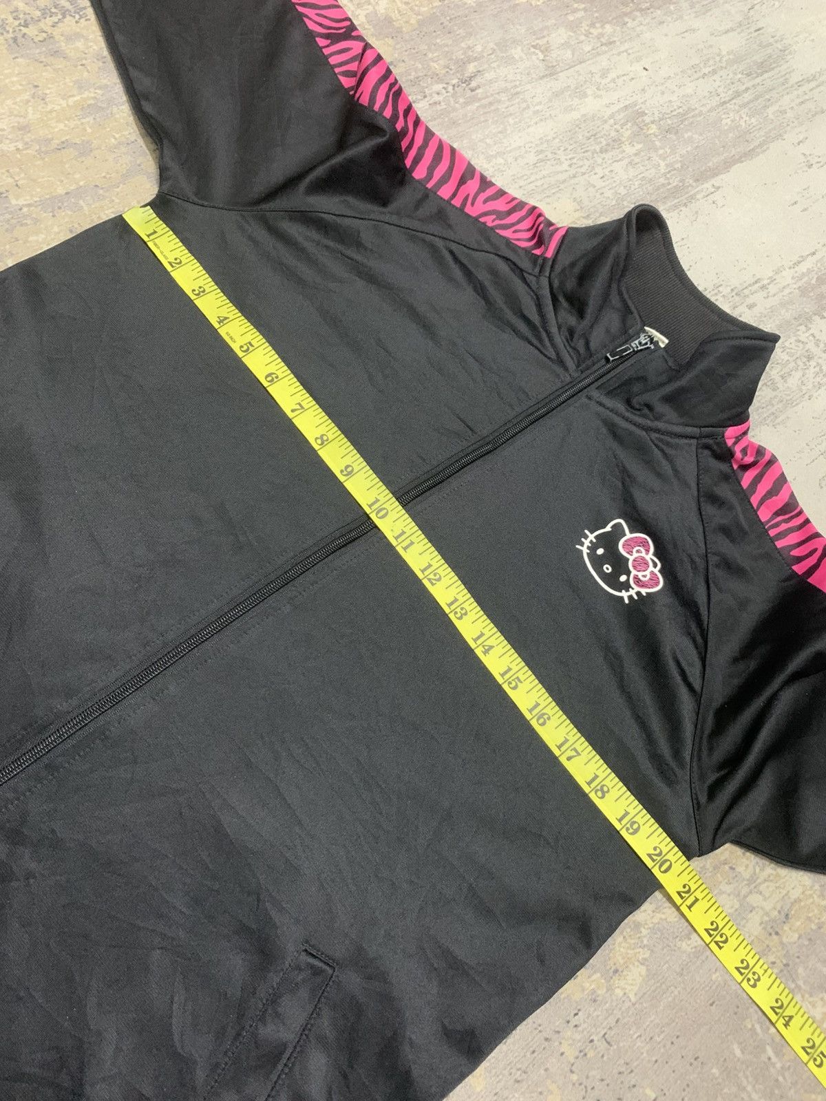 Japanese Brand Vintage Hello Kitty Big Logo Y2K Zipper Sweater Size US M / EU 48-50 / 2 - 12 Thumbnail