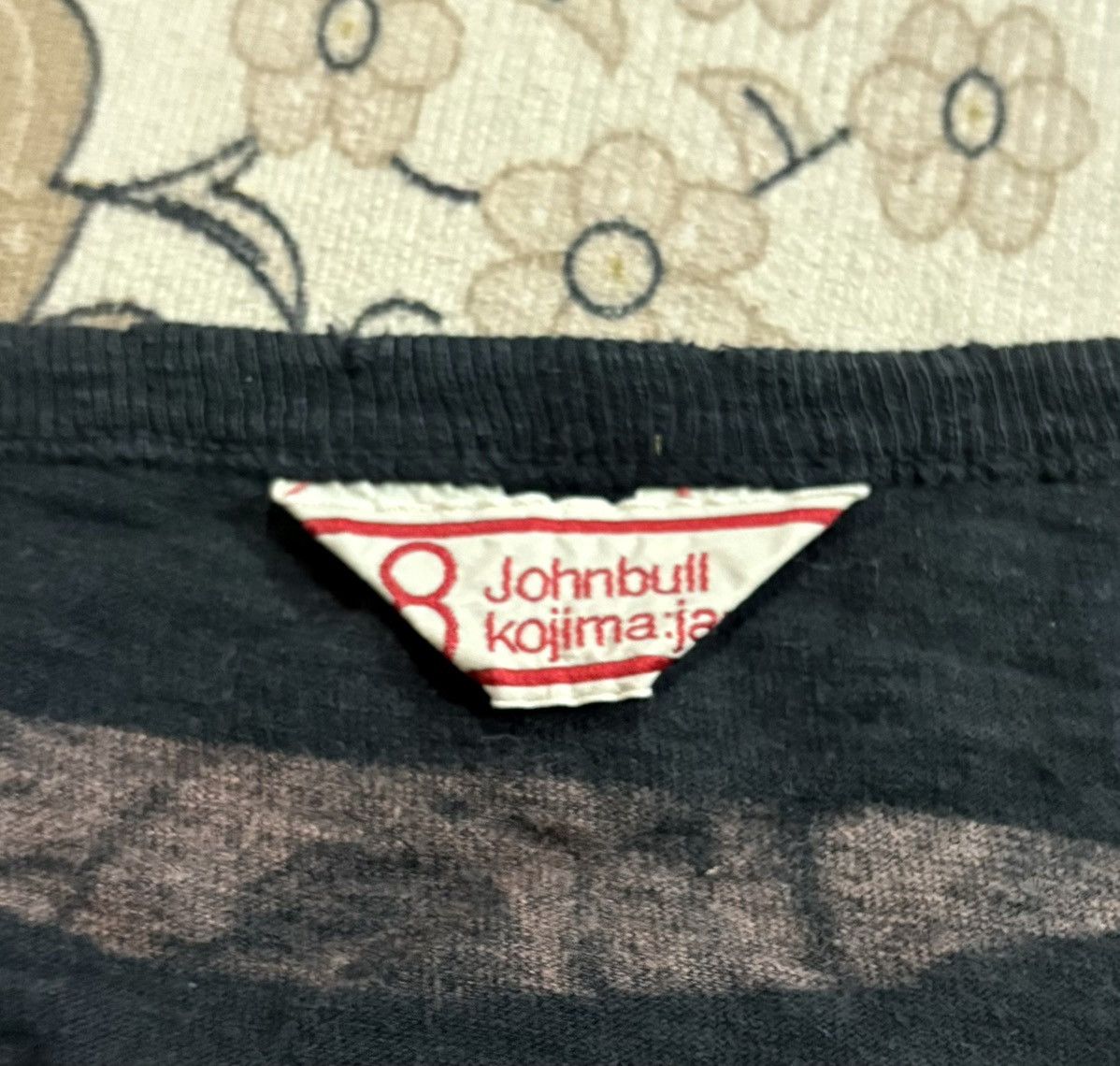 Johnbull Vintage Japanese Brand Johnbull Over Print Tee Size US S / EU 44-46 / 1 - 5 Thumbnail