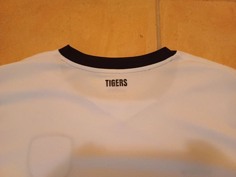 Umbro Umbro Hull City 2019-20 away shirt Size US L / EU 52-54 / 3 - 6 Thumbnail