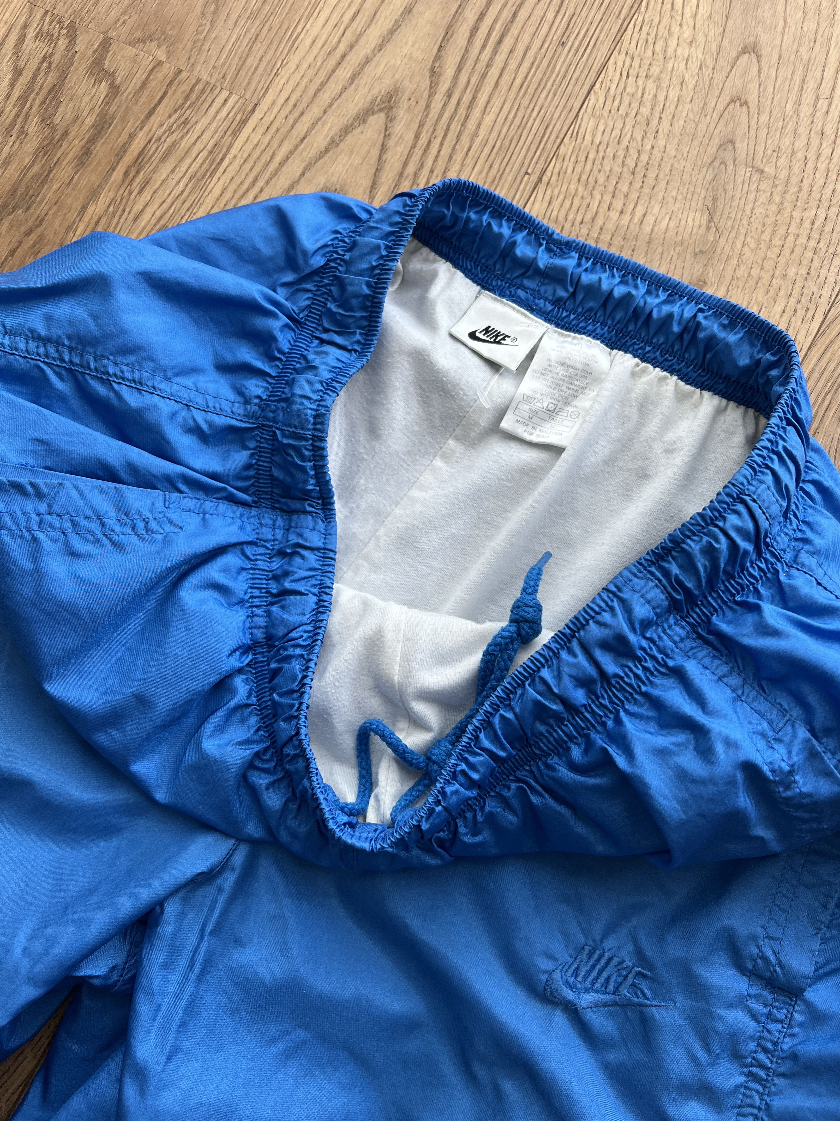 Nike Nike VTG 90s nylon retro navy blue track pants baggy swoosh Size US 32 / EU 48 - 16 Thumbnail