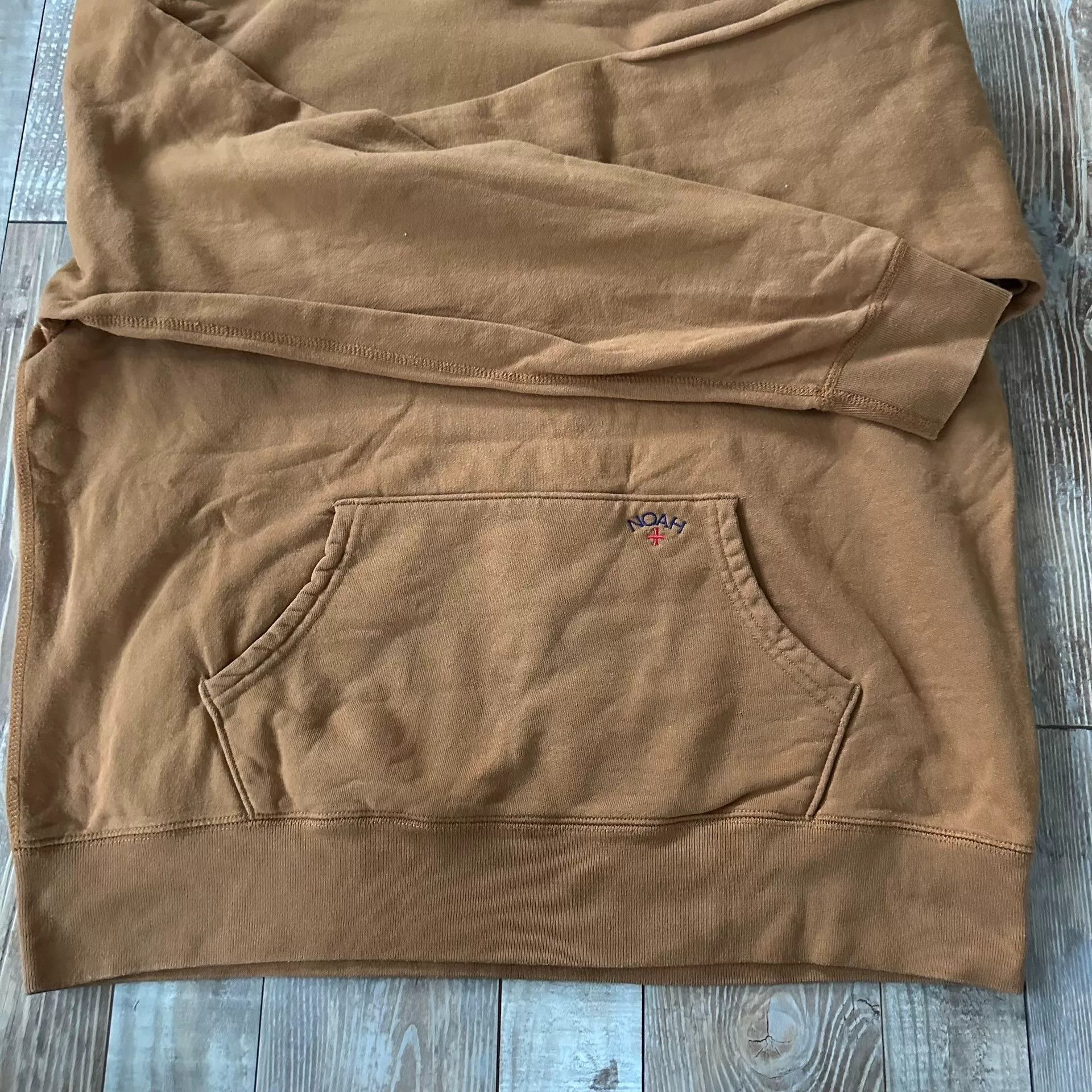 Noah Embroidered Logo Khaki Fleece Hoodie/ in Beige, Men's — image 4 of 6