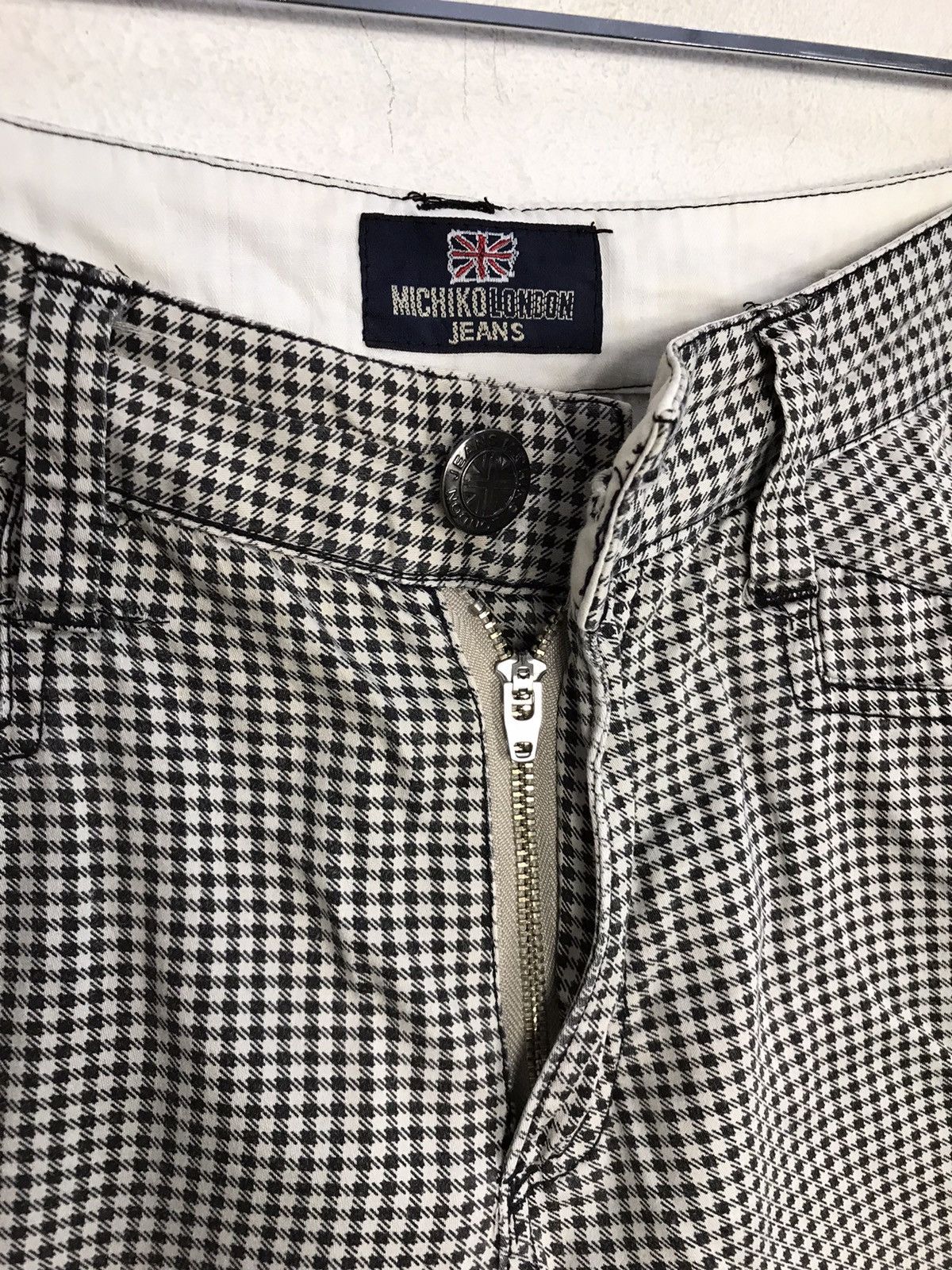 Japanese Brand × Vintage Michiko London Jeans Design Plaid Zipper Short Pants Size US 30 / EU 46 - 9 Thumbnail