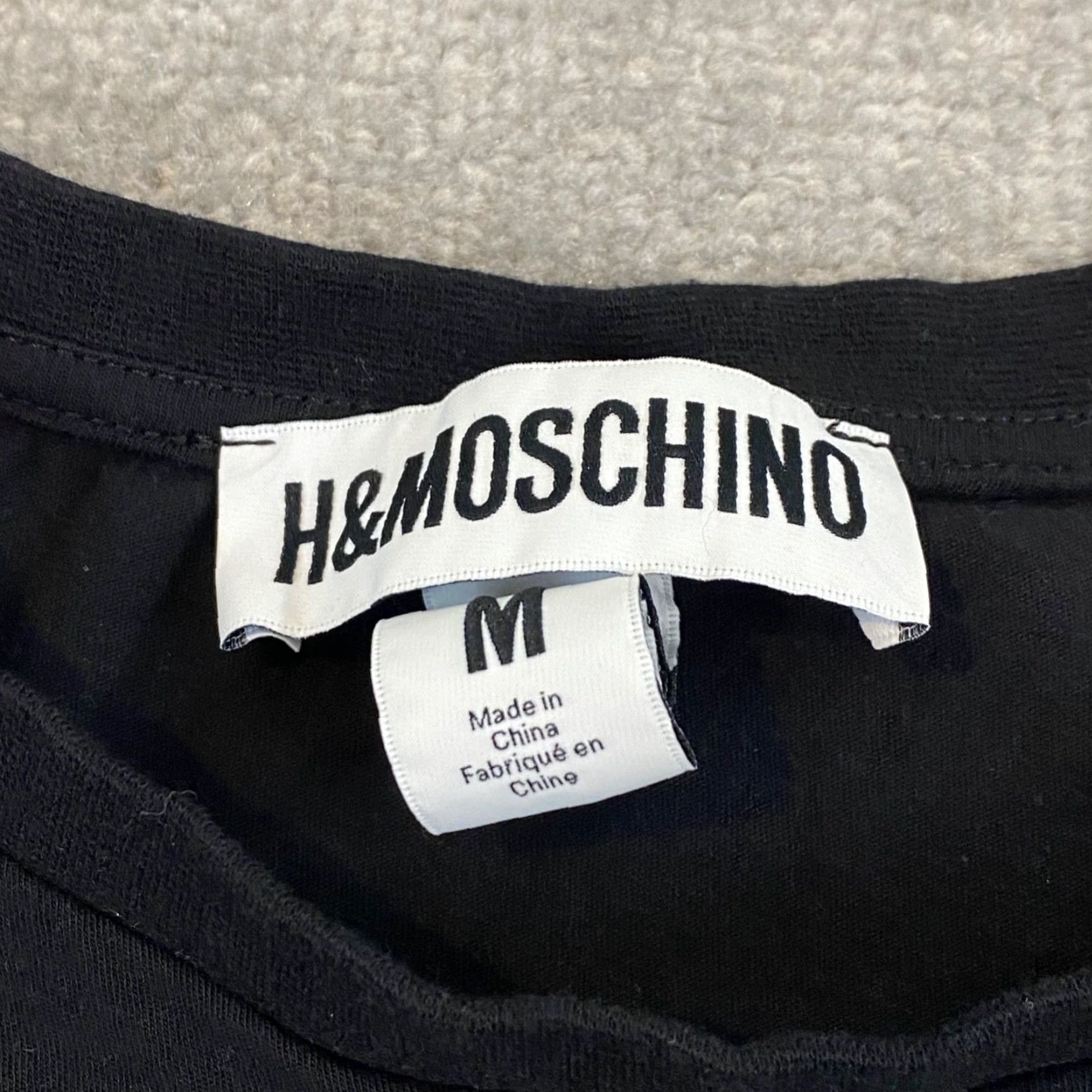 Moschino VINTAGE Moschino x H&M H&MOSCHINO Designer Jeremy Scott Shirt Mens M Black Short Sleeve Crew Neck Logo Graphic Tee Size US M / EU 48-50 / 2 - 3 Thumbnail