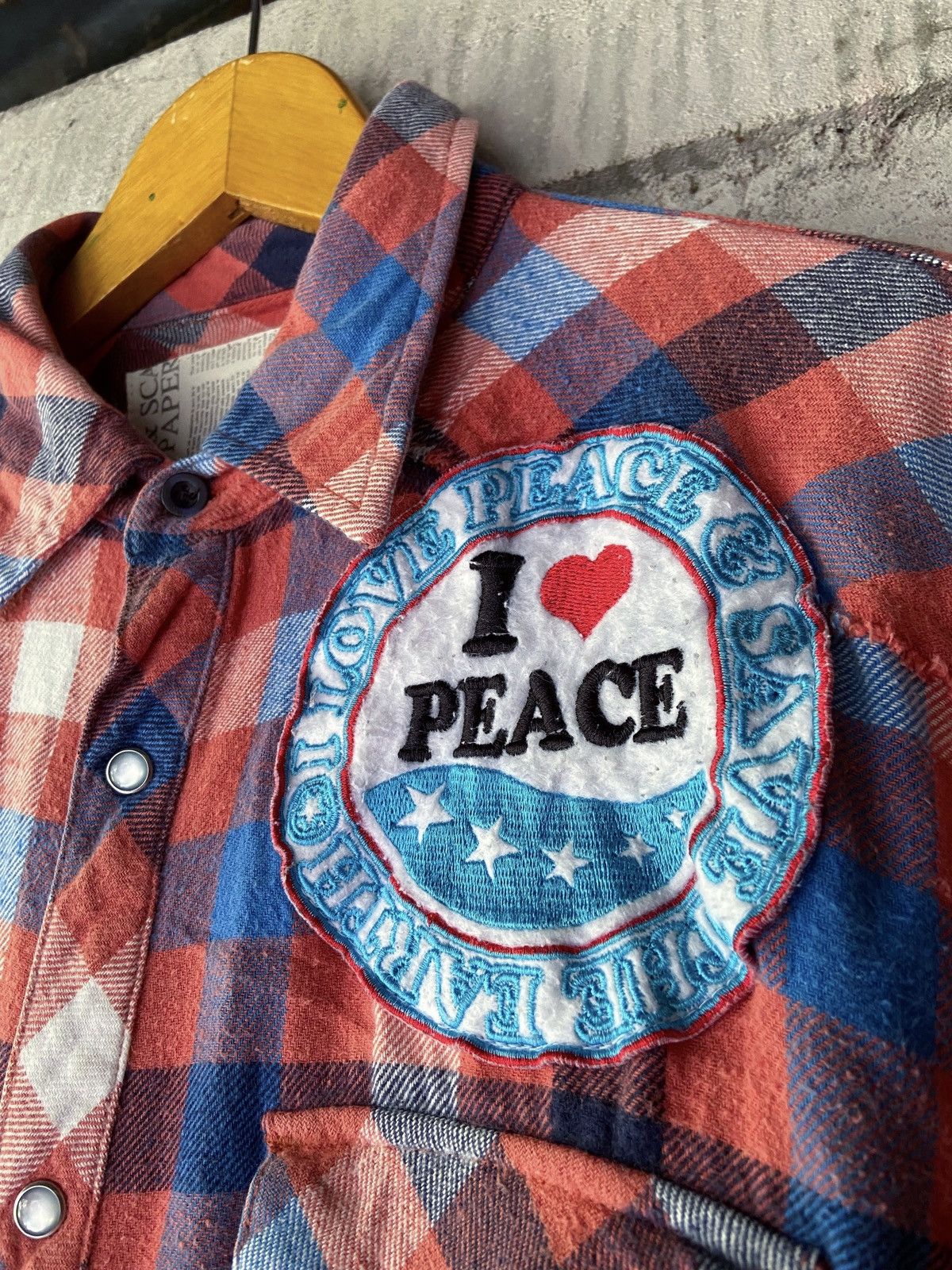 Japanese Brand PEACE LOVE FUTURE HAPPINES DAY BUTTON DOWN SHIRT Size US M / EU 48-50 / 2 - 8 Thumbnail