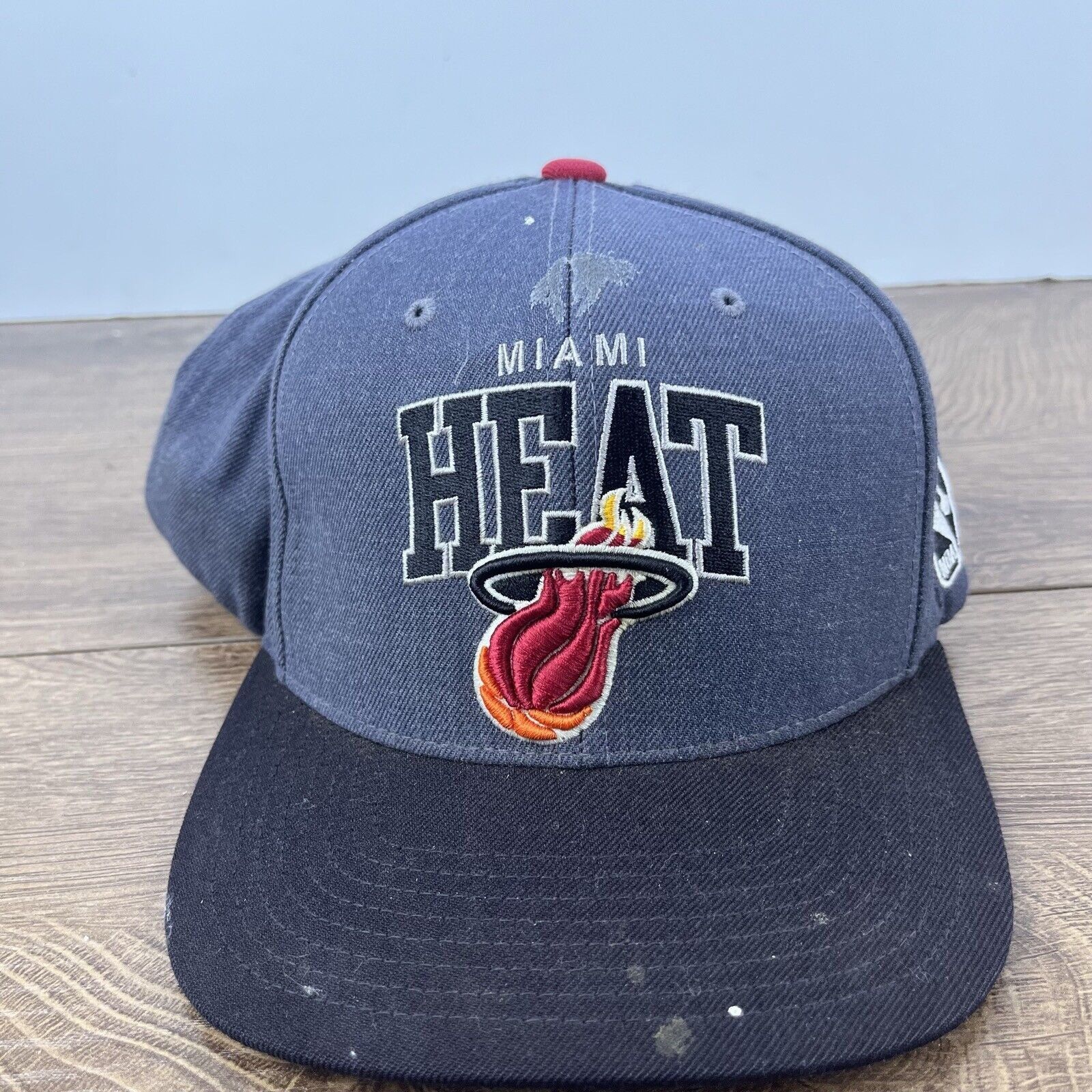 Mitchell & Ness Miami Heat Snapback Hat Mitchell & Ness Gray Cap Adjustable Size ONE SIZE - 3 Thumbnail