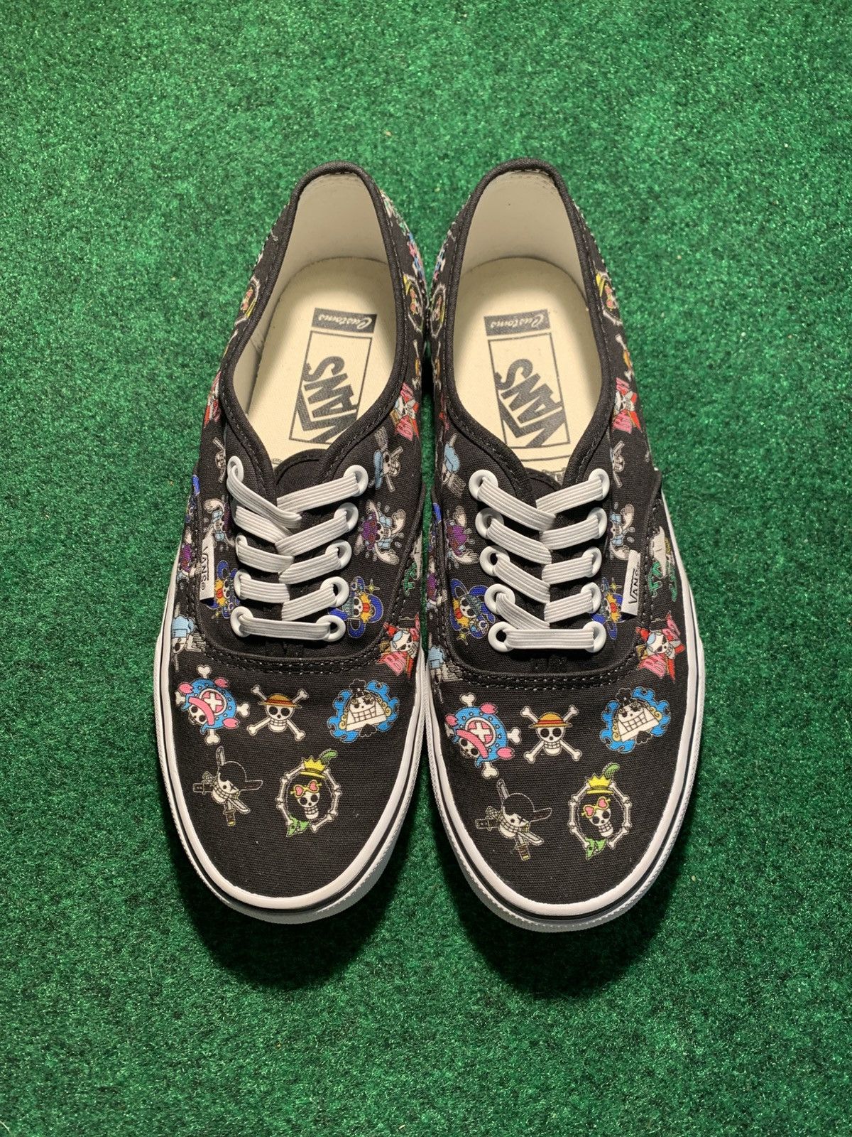 Vans One Piece X Vans Authentic Classic Shoe Size US 6.5 / EU 39-40 - 1 Thumbnail