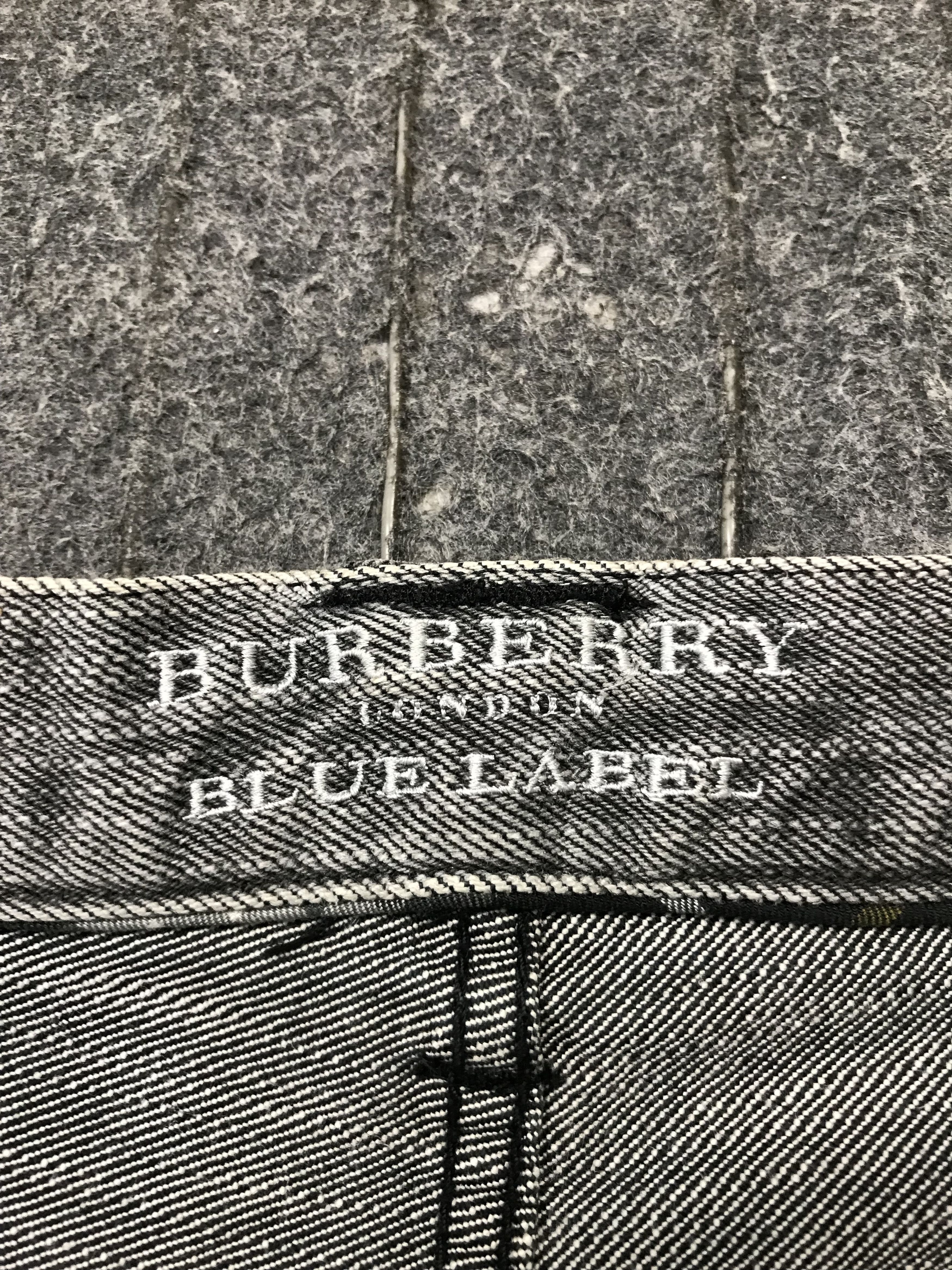 Burberry Burberry London Blue Label Button Jeans Fashion Style Size US 31 - 14 Thumbnail