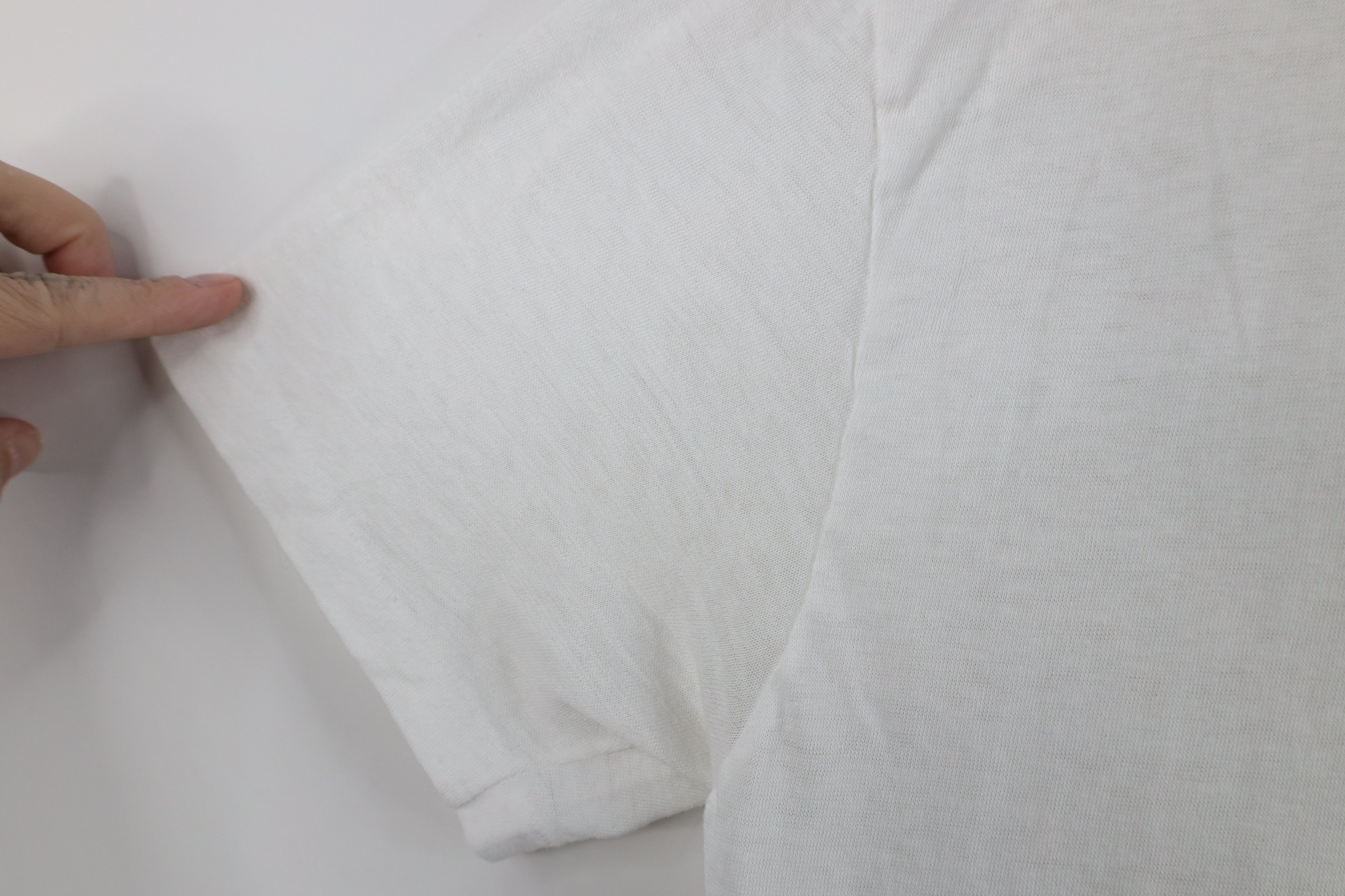 Vintage Vintage 90s Streetwear Blank Super Thin T-Shirt White USA Size US L / EU 52-54 / 3 - 6 Thumbnail