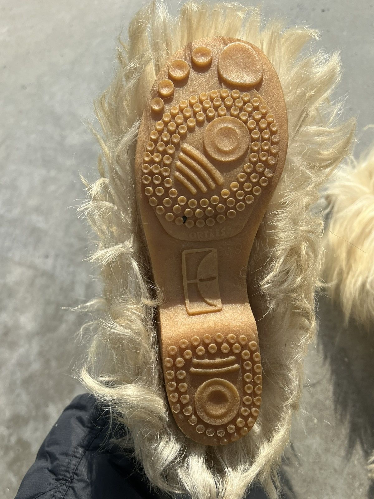 Japanese Brand × Vintage Beige goat fur yeti boots after ski roxy moon vintage Size US 9 / IT 39 - 5 Thumbnail
