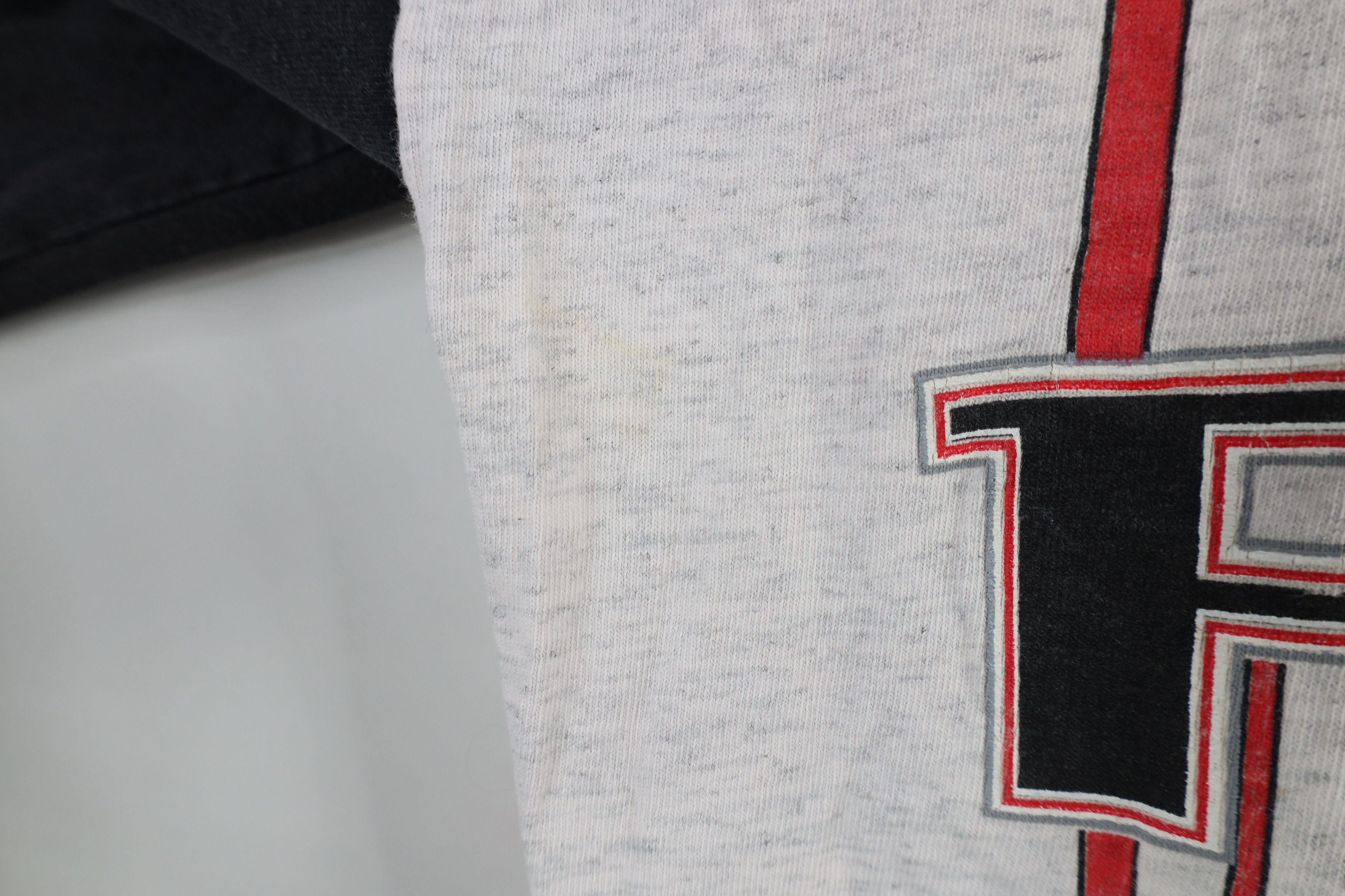 Vintage Vintage 90s Reds Baseball Short Sleeve Hooded T-Shirt USA Size US M / EU 48-50 / 2 - 8 Thumbnail