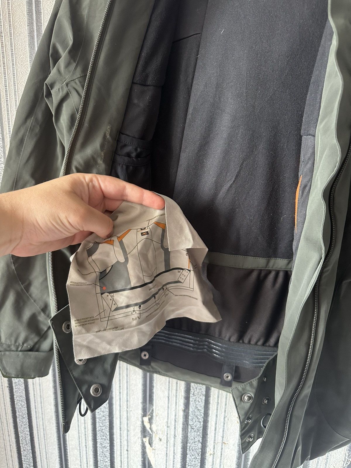 KJUS KJUS Jacket Mens M Formula Dermizax Primaloft B&W storm Size US M / EU 48-50 / 2 - 10 Thumbnail