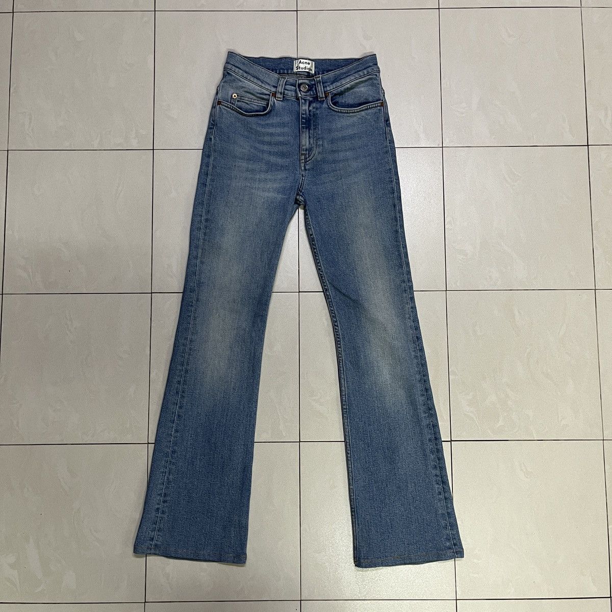 Acne Studios Acne Studios Lita Clean Flare Jeans Size 27" / US 4 / IT 40 - 1 Thumbnail
