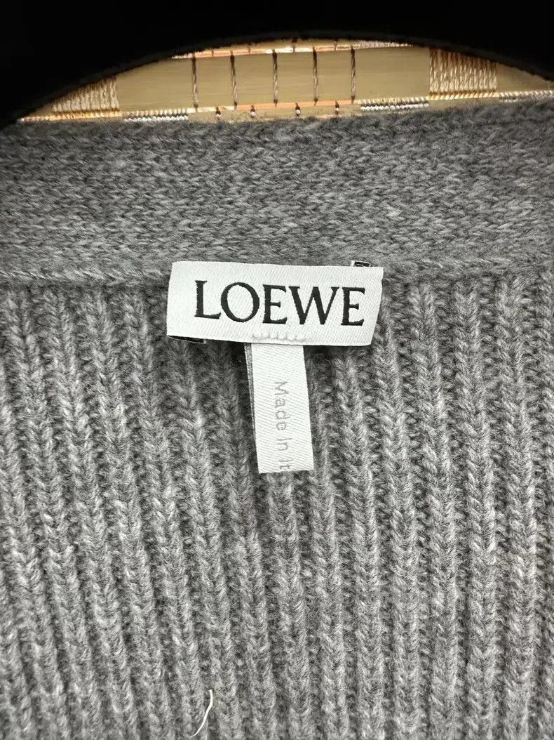 Loewe Loewe Women's Lantern Sleeve V-Neck Sweater for Fall/Winte Size L / US 10 / IT 46 - 3 Thumbnail