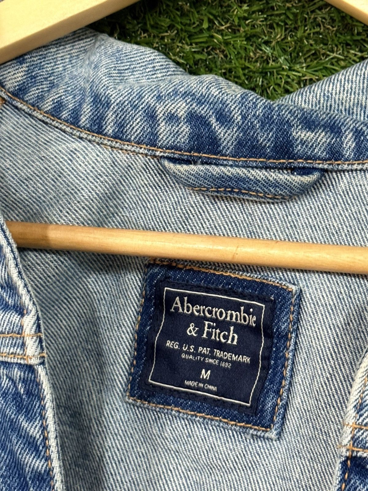 Abercrombie & Fitch Custom Paint Abercombie Fitch Denim Jean Jacket Medium Size M / US 6-8 / IT 42-44 - 7 Thumbnail