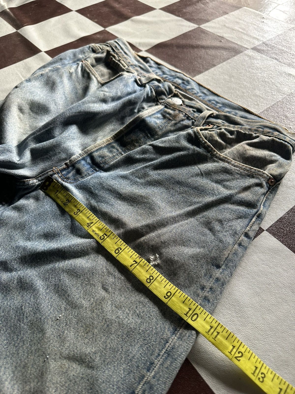 Levi's Vintage Levi’s 501 top button 552 light blue wash denim jean Size US 34 / EU 50 - 14 Thumbnail