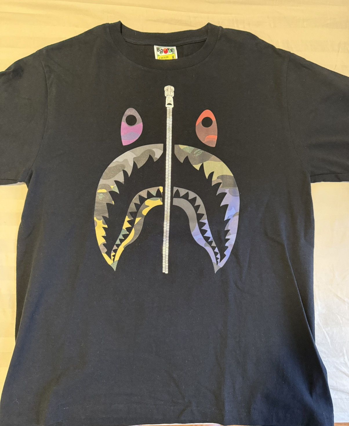 Bape Bape multicolor shark logo tee Size US M / EU 48-50 / 2 - 1 Thumbnail