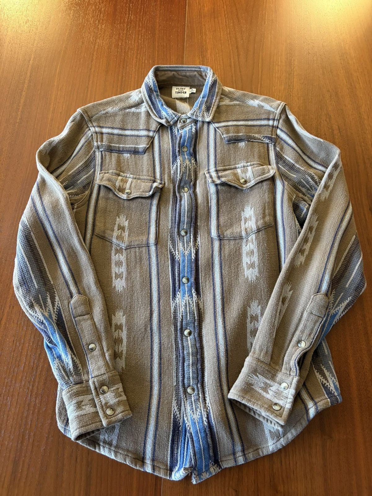 Flint And Tinder Flint and Tinder western heavy weight shirt size small Size US S / EU 44-46 / 1 - 1 Thumbnail