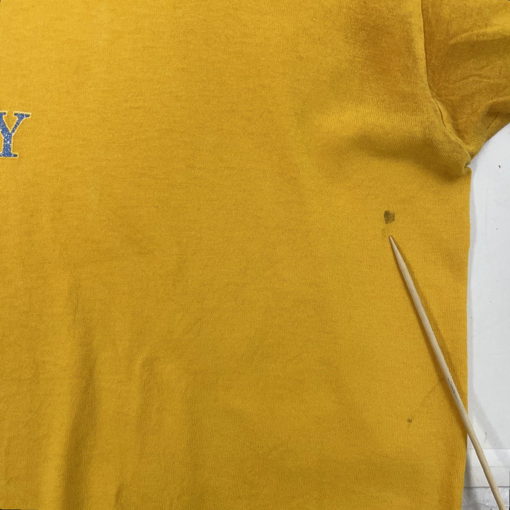 VINTAGE Russell Athletic South Dakota State Jackrabbits T-Shirt XL Yellow 90s NCAA Mens Short Sleeve T Shirts