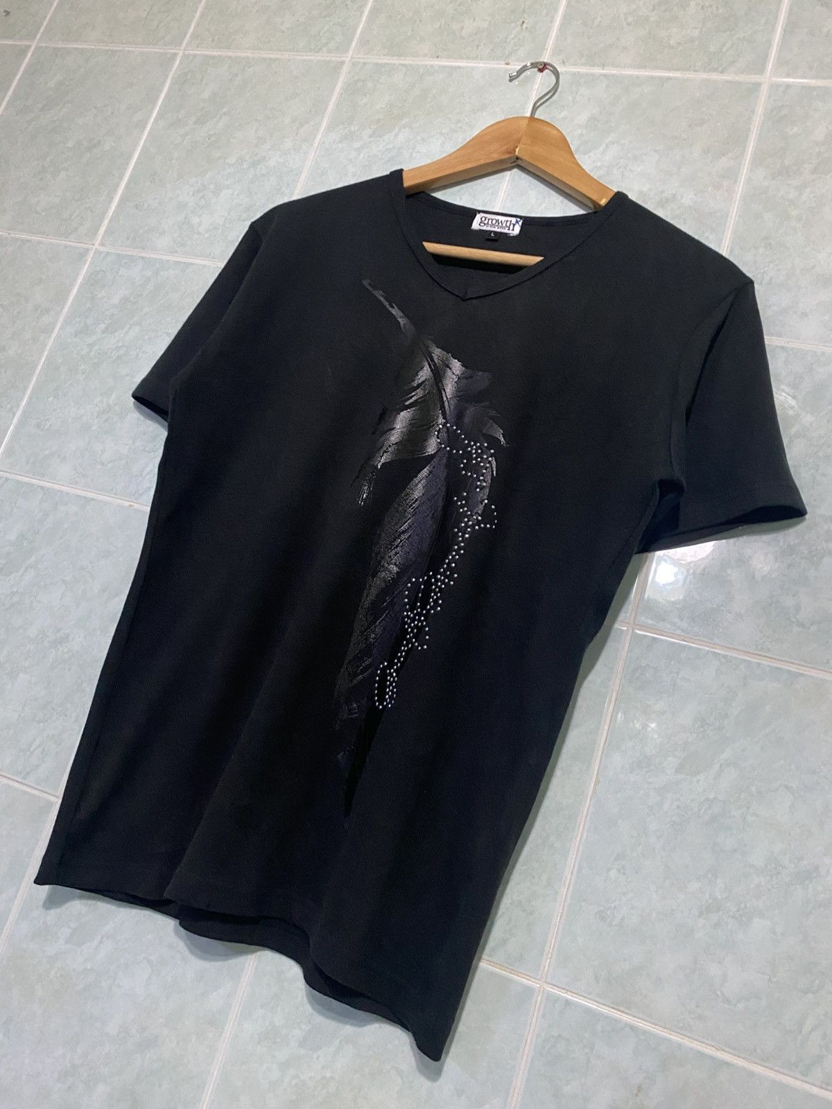 In The Attic × Japanese Brand Growth IN THE ATTIC Embellished V Neck Tee Size US L / EU 52-54 / 3 - 2 Thumbnail
