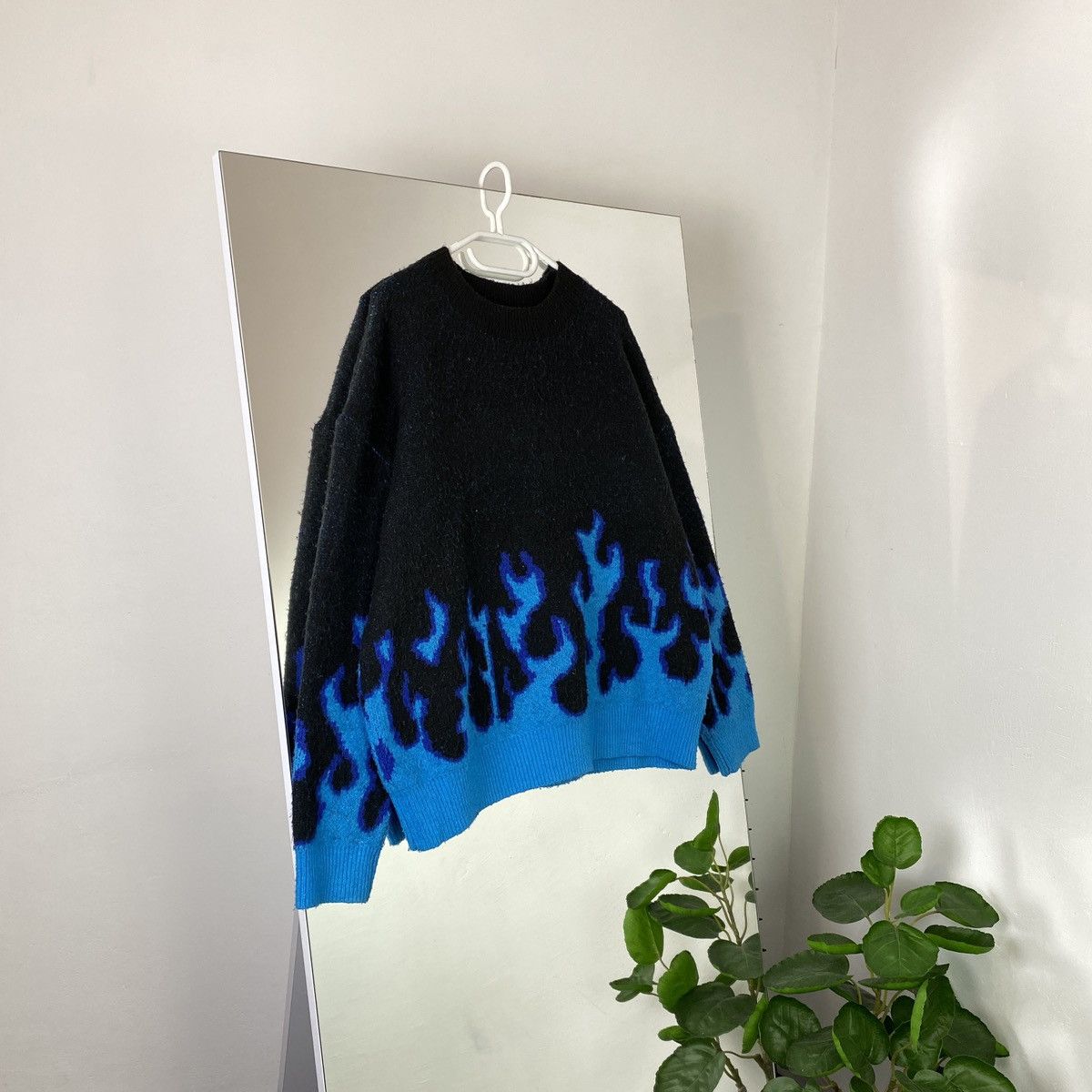 VINTAGE SWEATER FLAME JAPANESE STYLE BOXY FIT