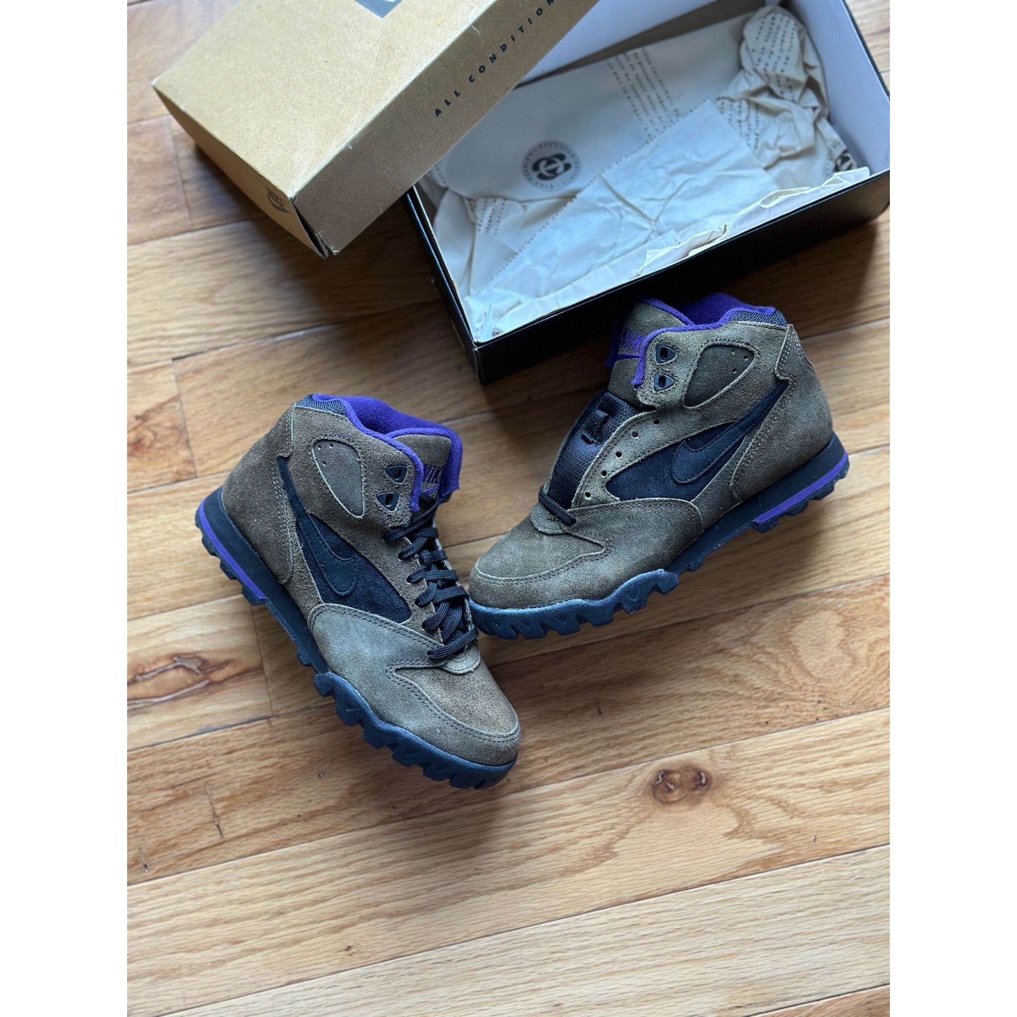 Nike VINTAGE 1993 NIKE CALDERA HIKING BOOTS WOMENS SIZE 7W PURPLE Size US 7.5 / IT 37.5 - 3 Thumbnail