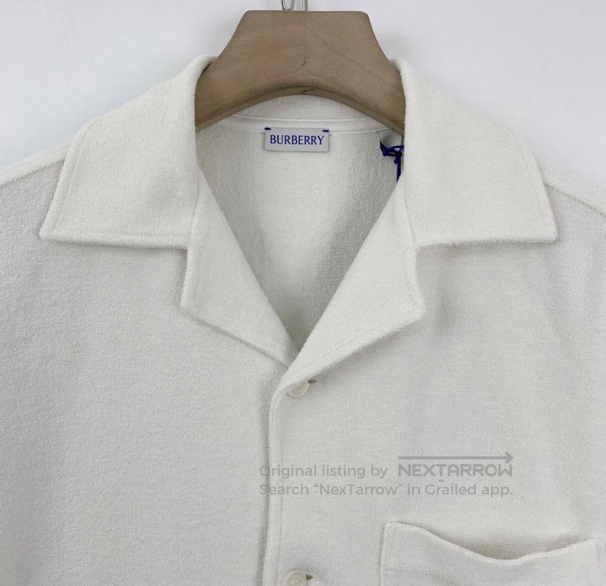 Burberry White Short Sleeve Button-Up Shirt with Emblem. Size US M / EU 48-50 / 2 - 4 Thumbnail